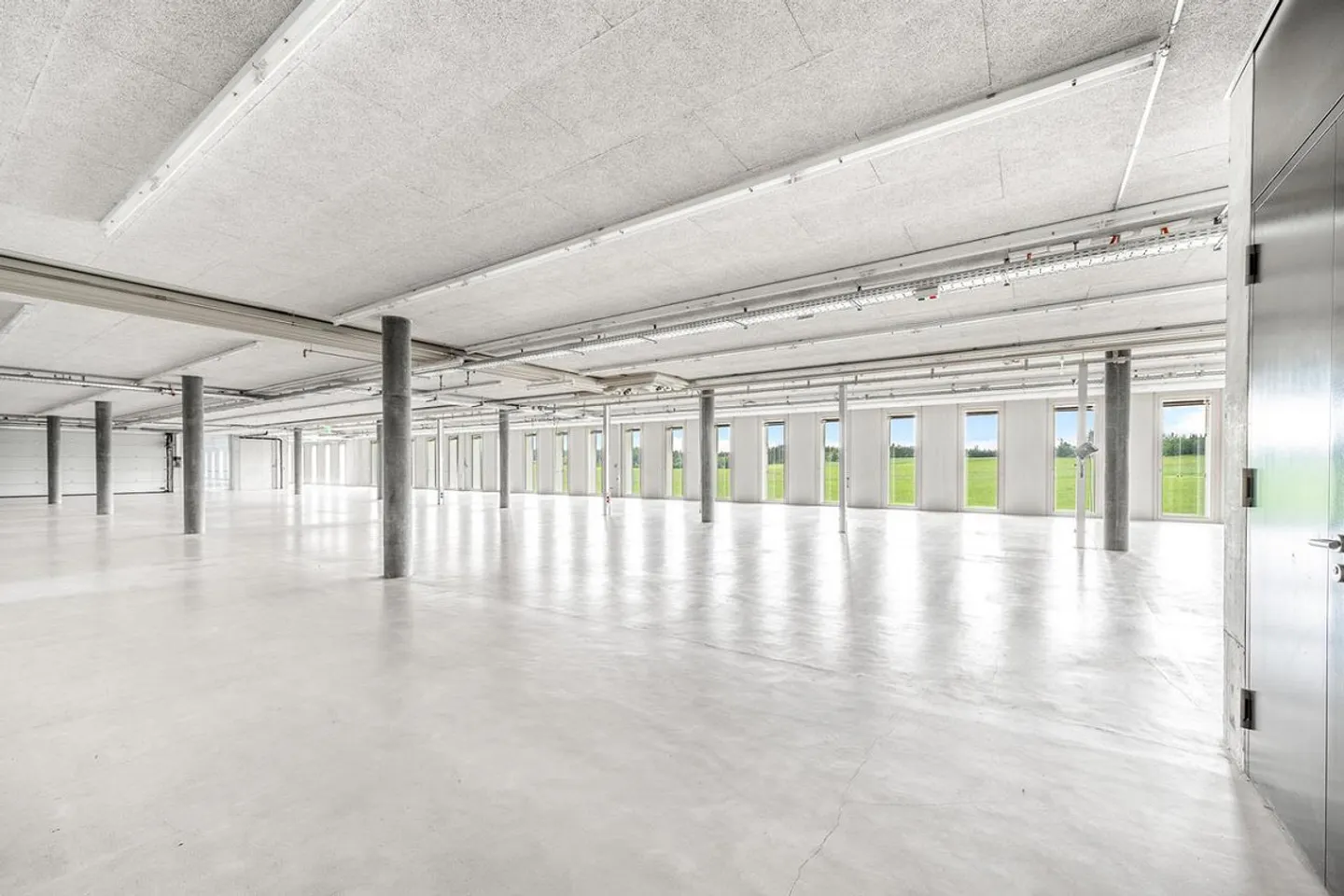 Propriété de bureau et commerciale de haute qualité - Photo 7 sur 15
