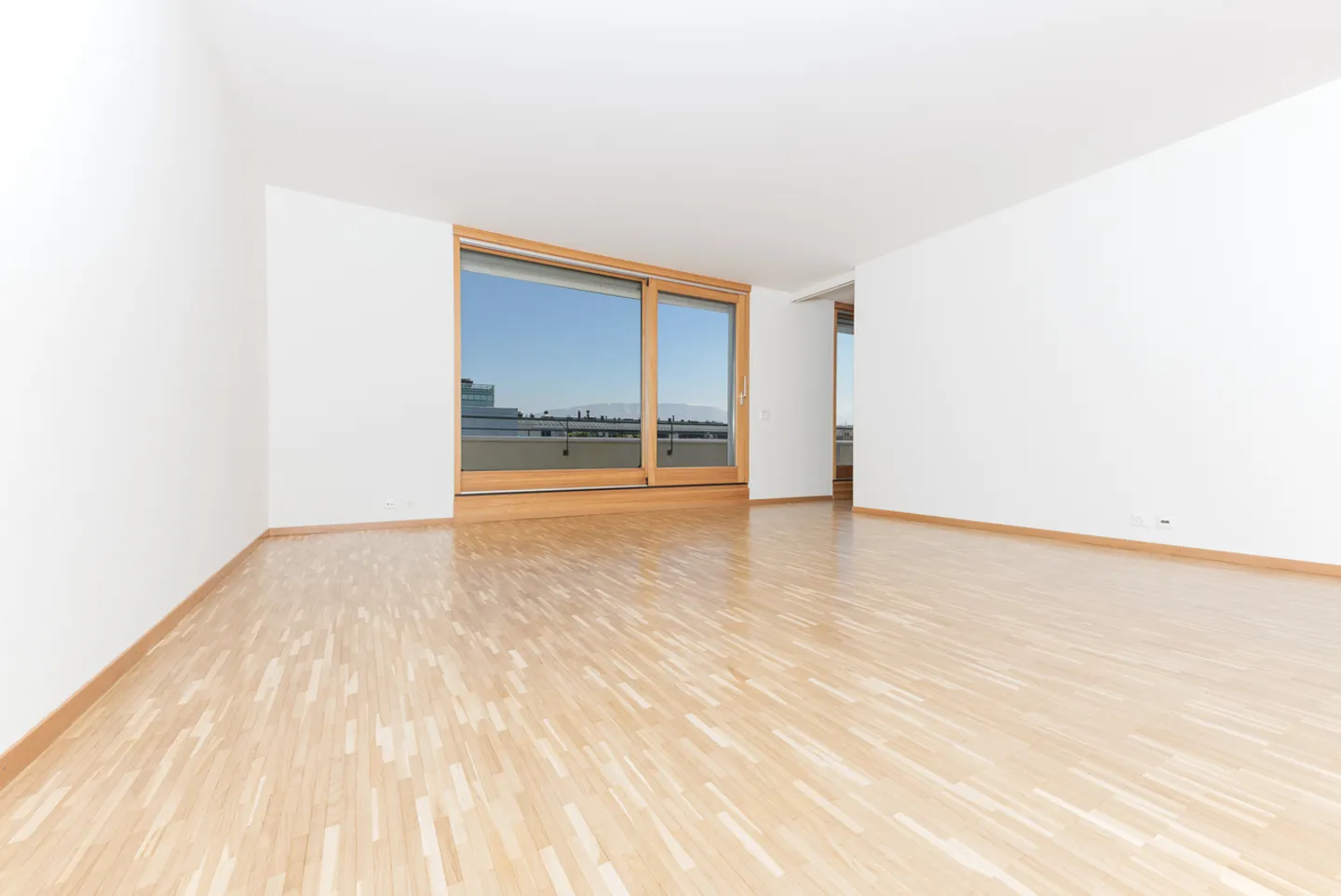 Genießen Sie eine hervorragende Eckterrasse in einem Wohngebiet - Foto 4 von 8