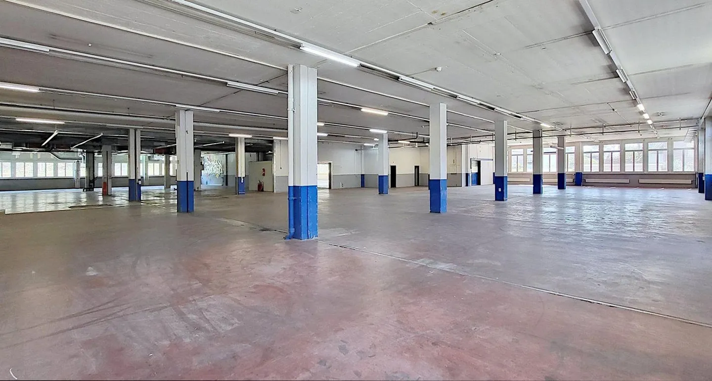 Spazio commerciale/di produzione raro al piano terra! - Foto 2 di 7