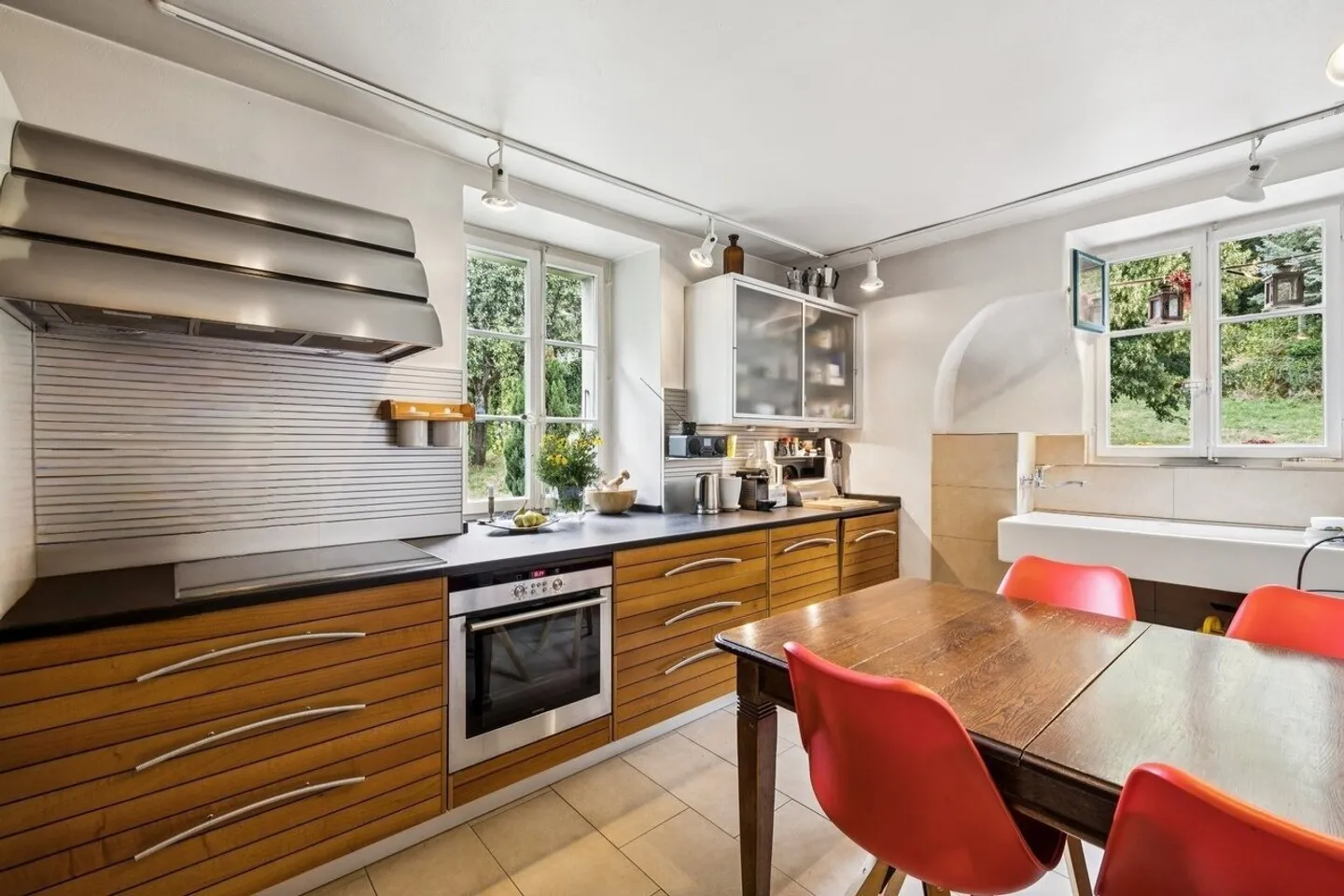 Ein charaktervolles Haus in einer grünen Umgebung - Foto 4 von 13