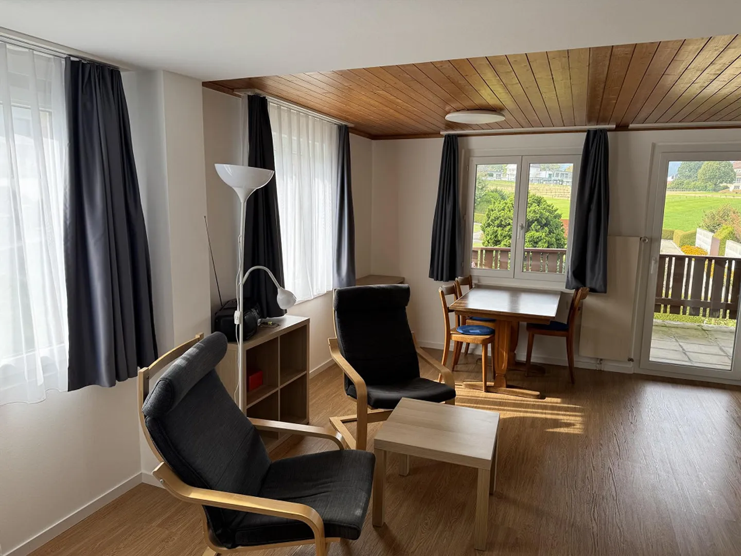 Appartamento ristrutturato, moderno e luminoso con balcone in affitto - Foto 9 di 16