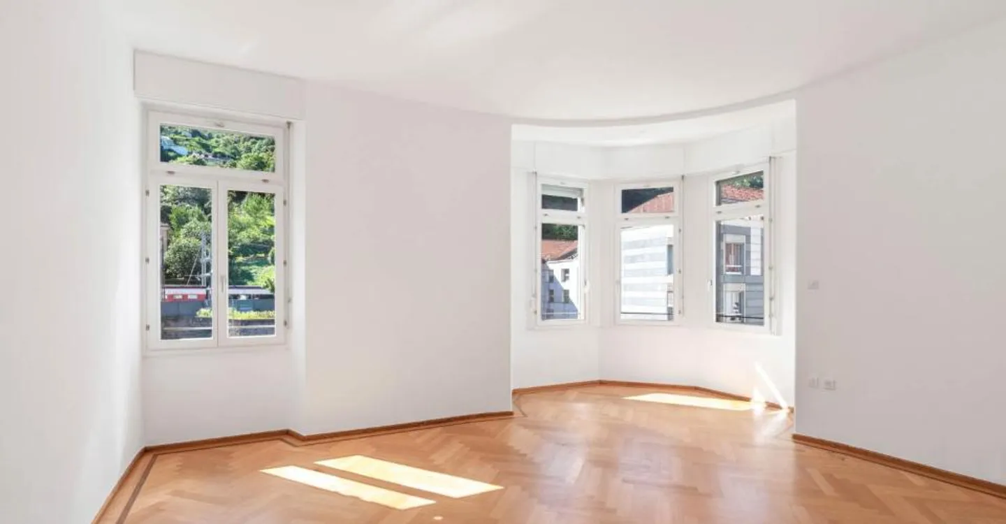 Magnifique appartement dans un immeuble historique - Photo 2 sur 11
