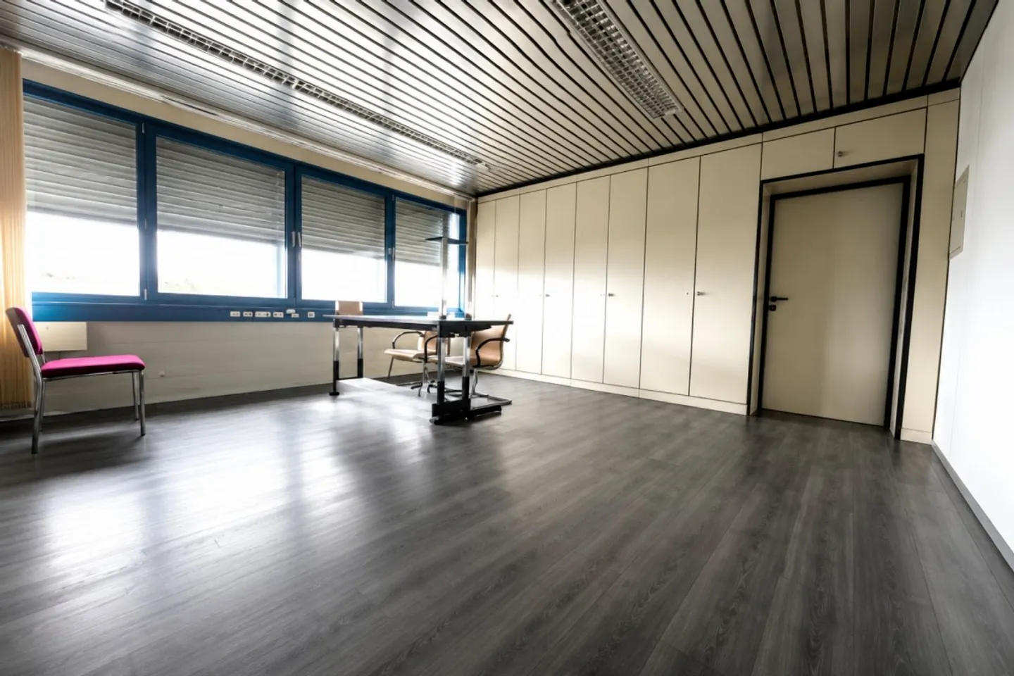 Amministrativo/Ufficio 1 stanza 200 m2 a Ried b. Kerzers - Foto 1 di 8