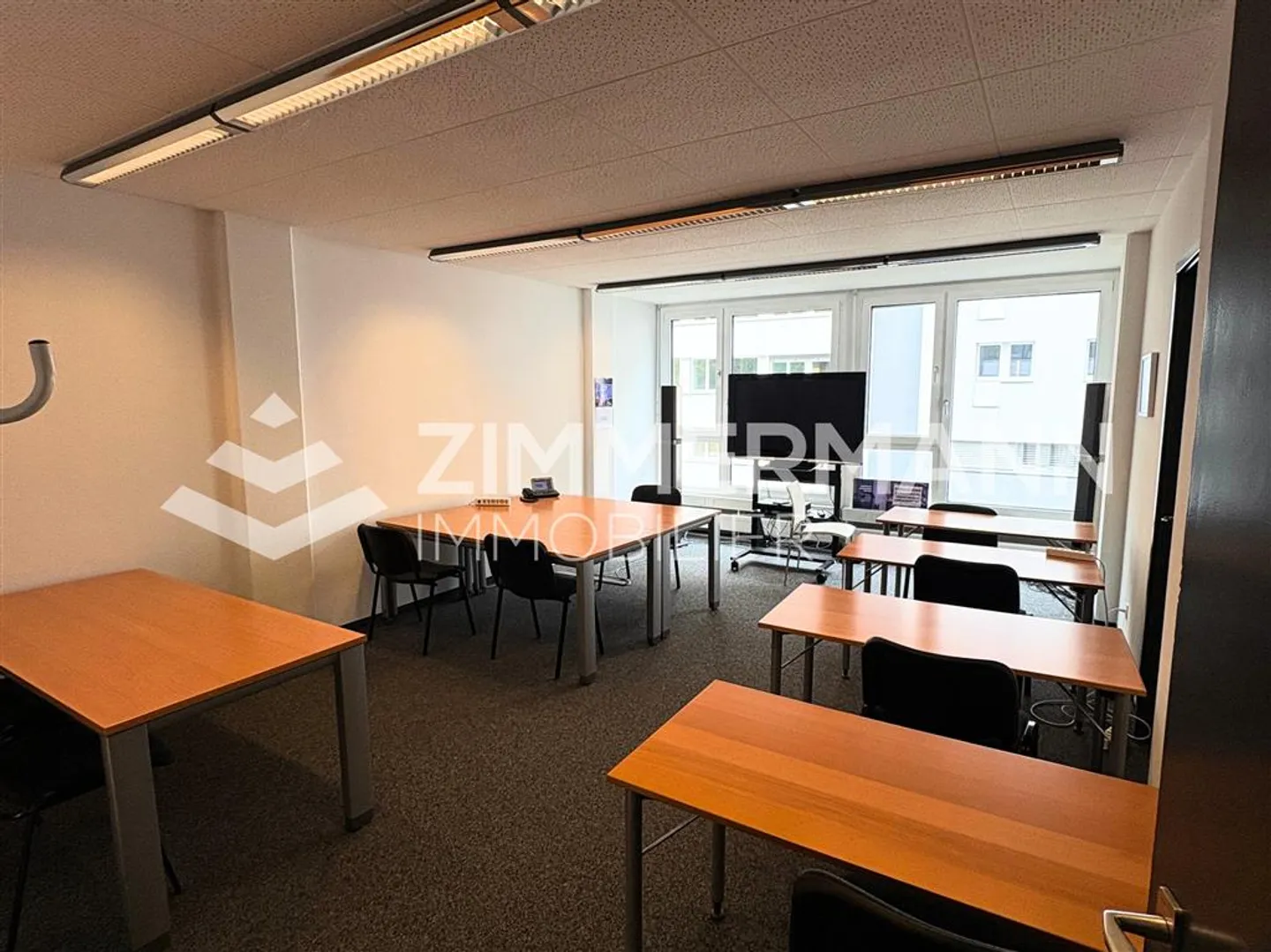 Offices, 220 - Photo 6 of 9