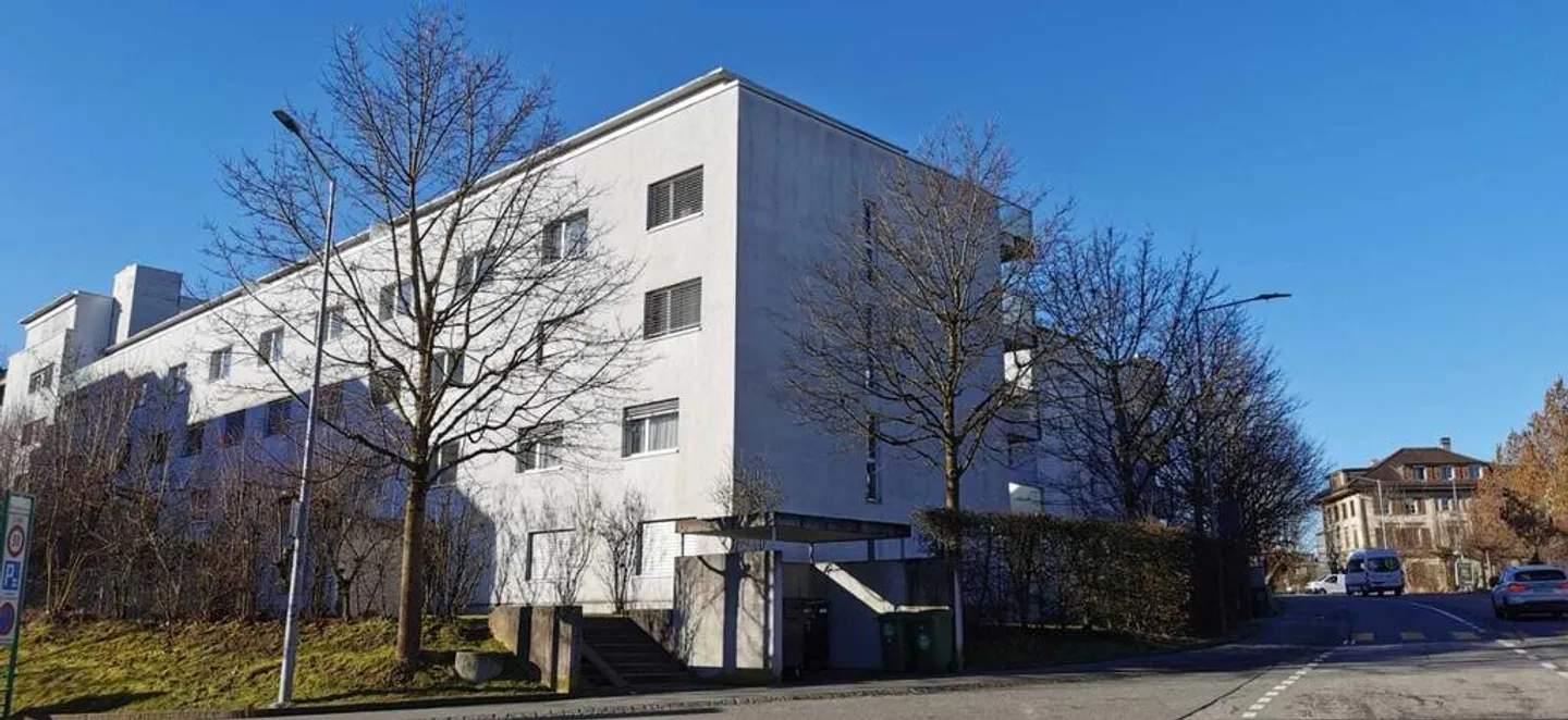 Charmante Attikawohnung mit Terrasse - Foto 1 von 8