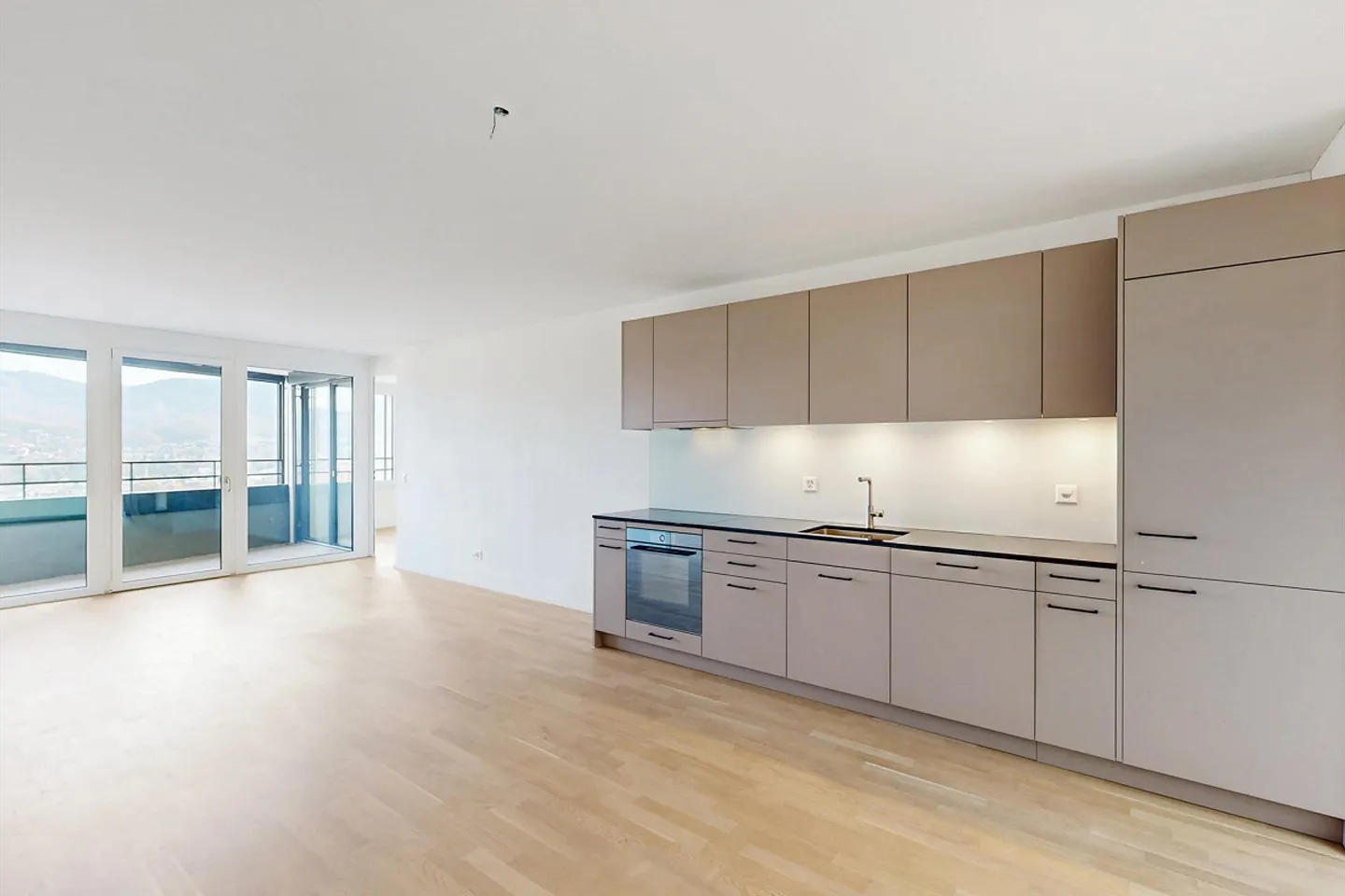 Modernes Apartment mit herrlicher Aussicht - Foto 2 von 8