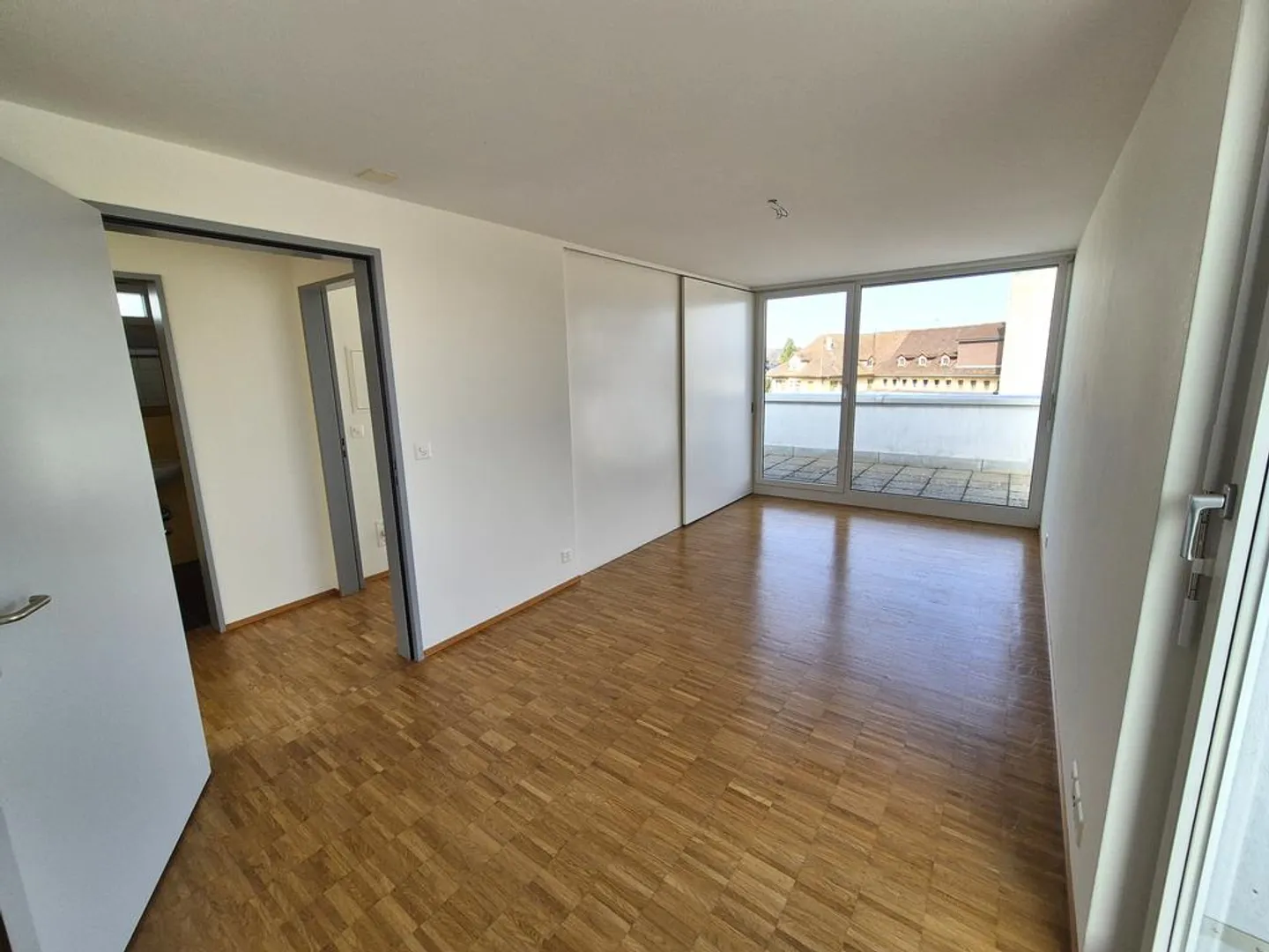 Charmante Attikawohnung mit Terrasse - Foto 4 von 8