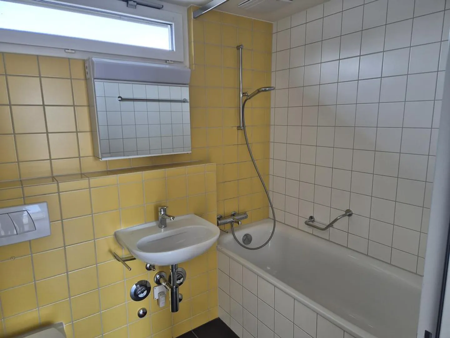 Charmante Attikawohnung mit Terrasse - Foto 6 von 8