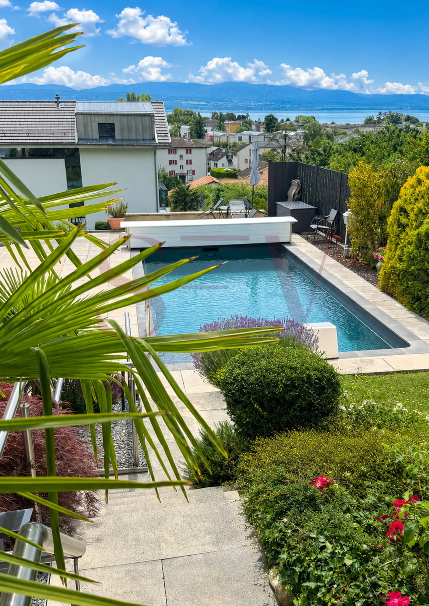 Villa spacieuse avec vue sur le lac - Photo 1 sur 9