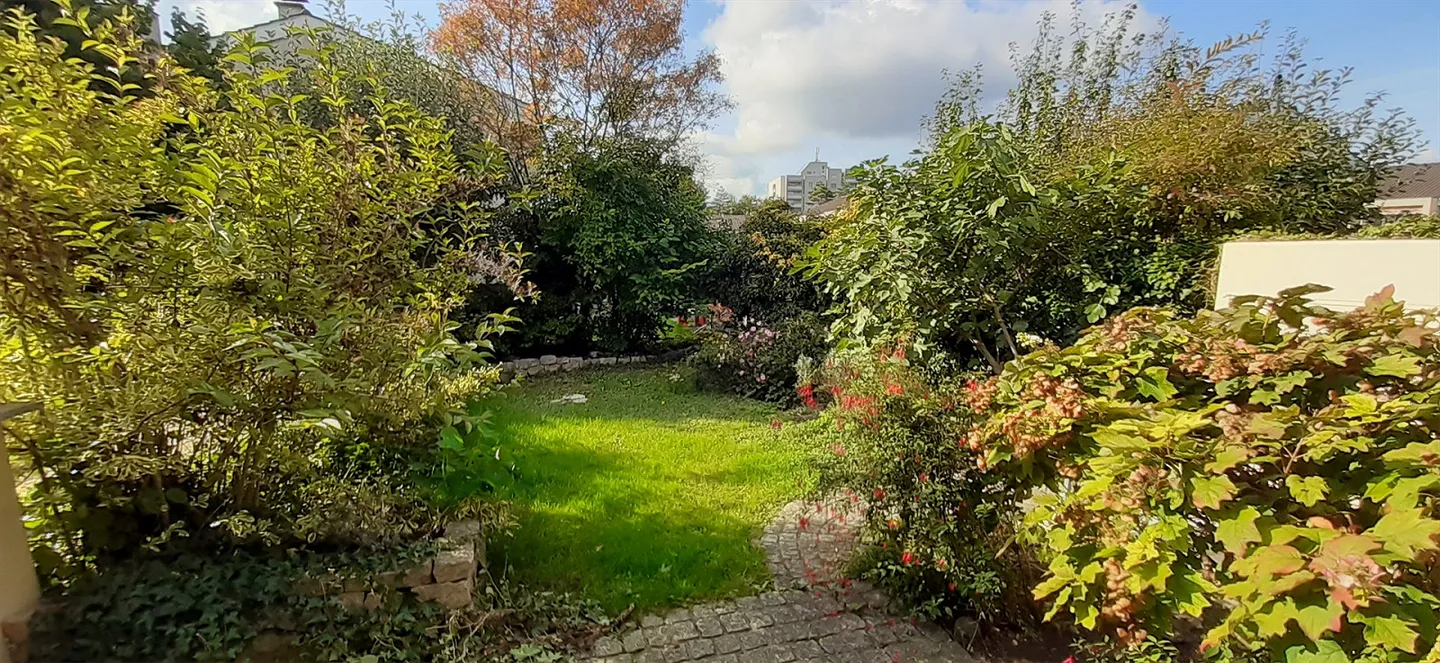 4.5 Z'Row House with Garden - Photo 2 of 16