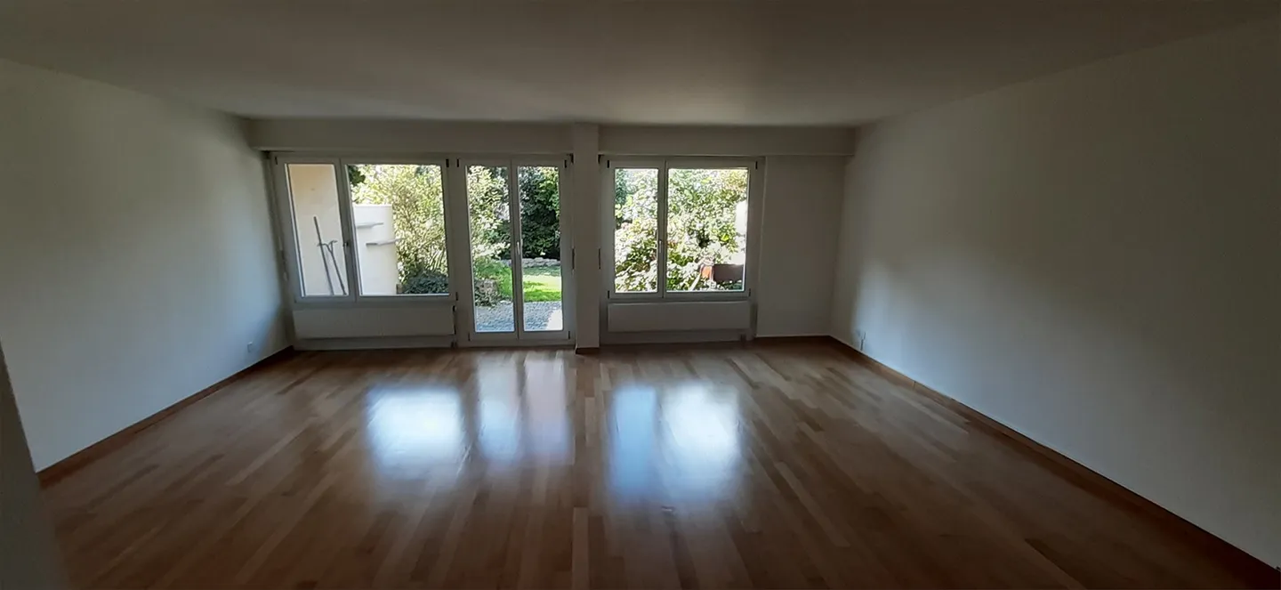 4.5 Z'Row House with Garden - Photo 4 of 16