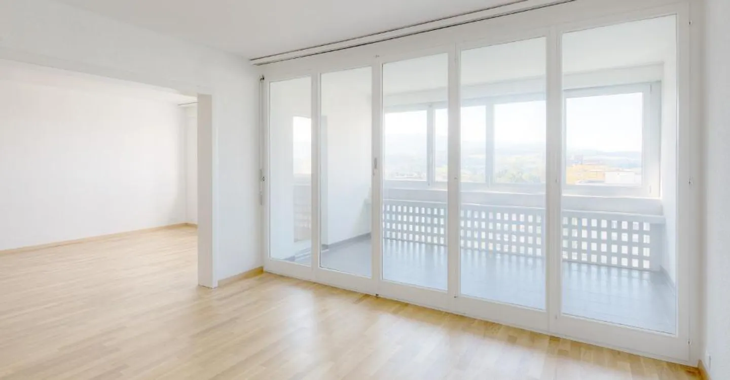 Appartement spacieux avec loggia - Photo 2 sur 10