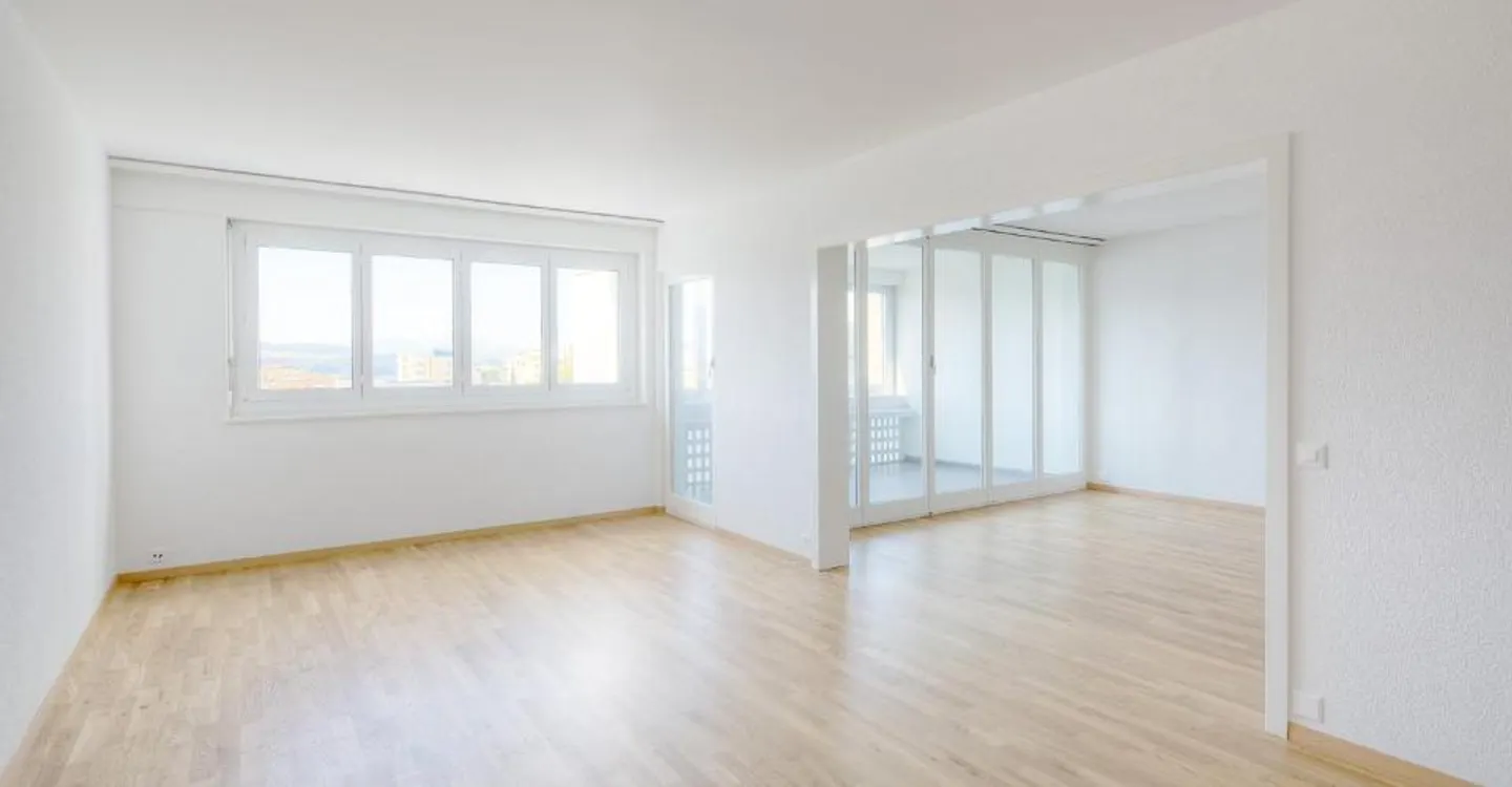 Appartement spacieux avec loggia - Photo 3 sur 10
