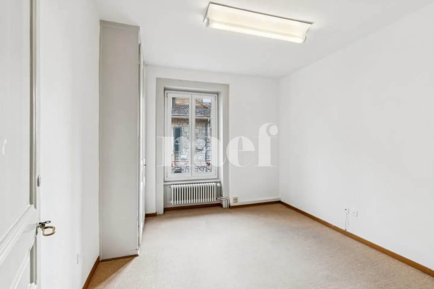 Superb commercial space of 220 m² - Independent house with remarkable architecture - Photo 7 of 12