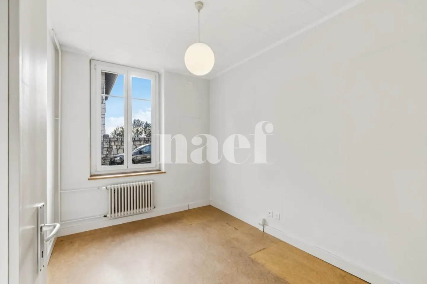 Superb commercial space of 220 m² - Independent house with remarkable architecture - Photo 9 of 12