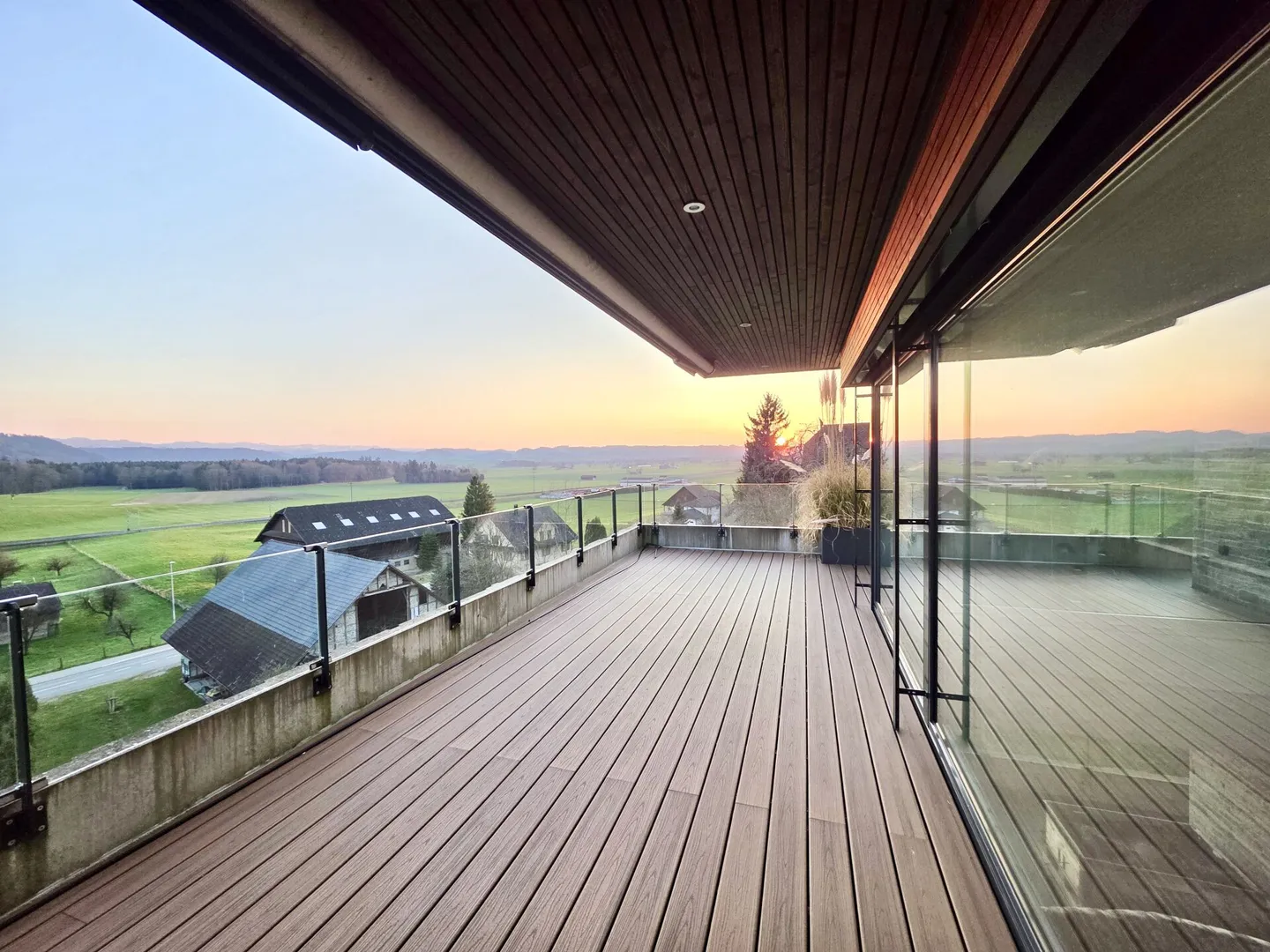 Exklusive Maisonette-Attika mit grosszügigen Terrassen mit fantastischer Aussicht - Photo 9 sur 11