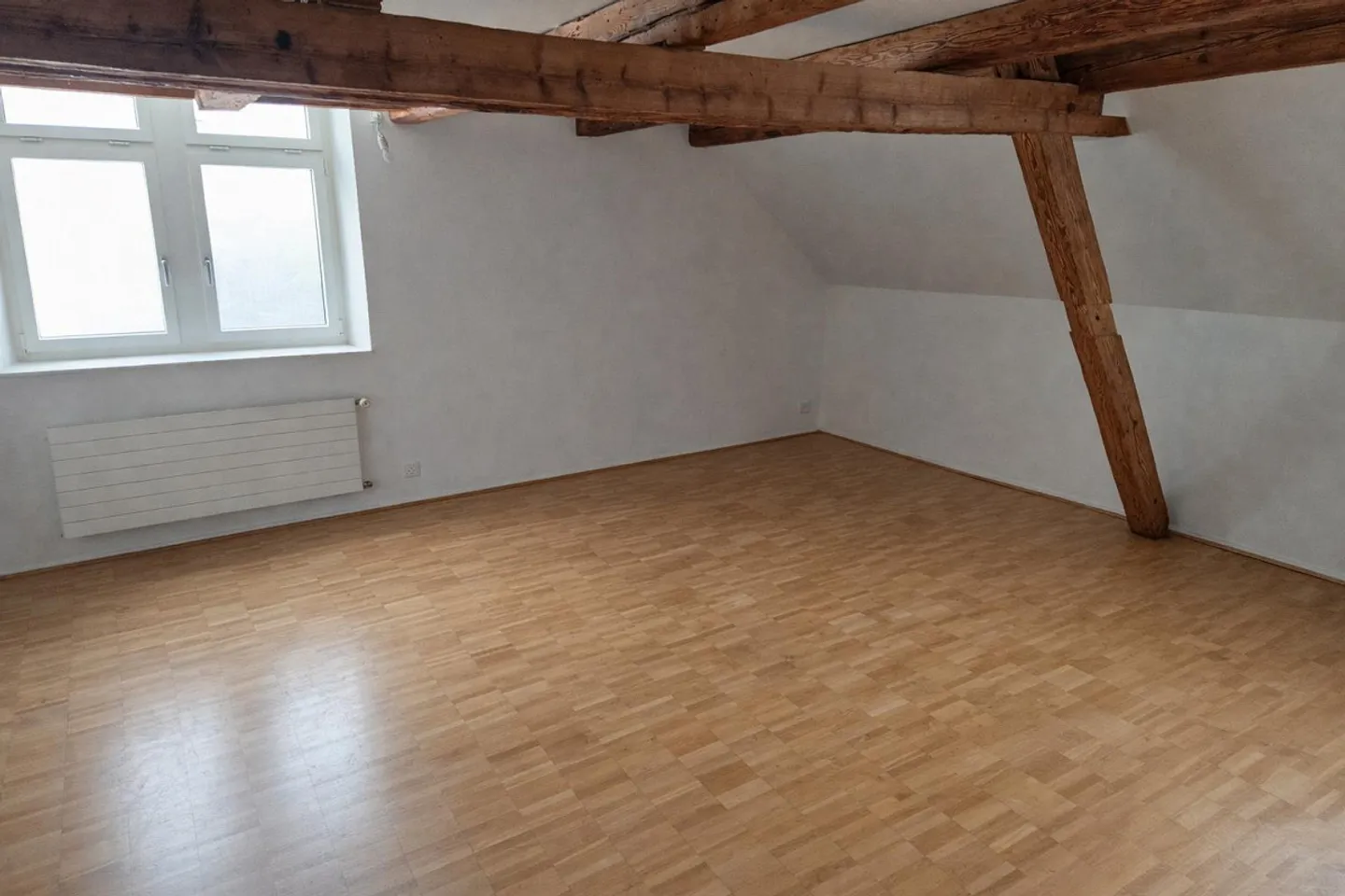 Appartement 3.5 pièces dans un emplacement central à Liestal - Photo 2 sur 10