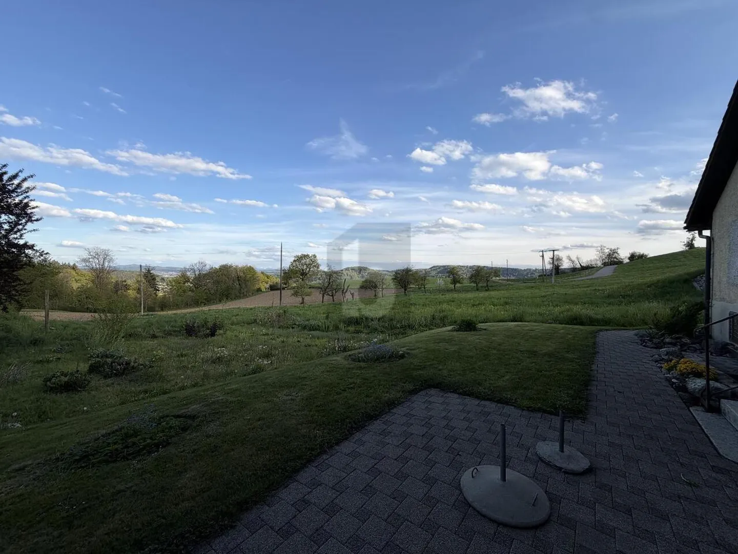 Familienfreundliches Doppelhaus - Foto 2 von 6