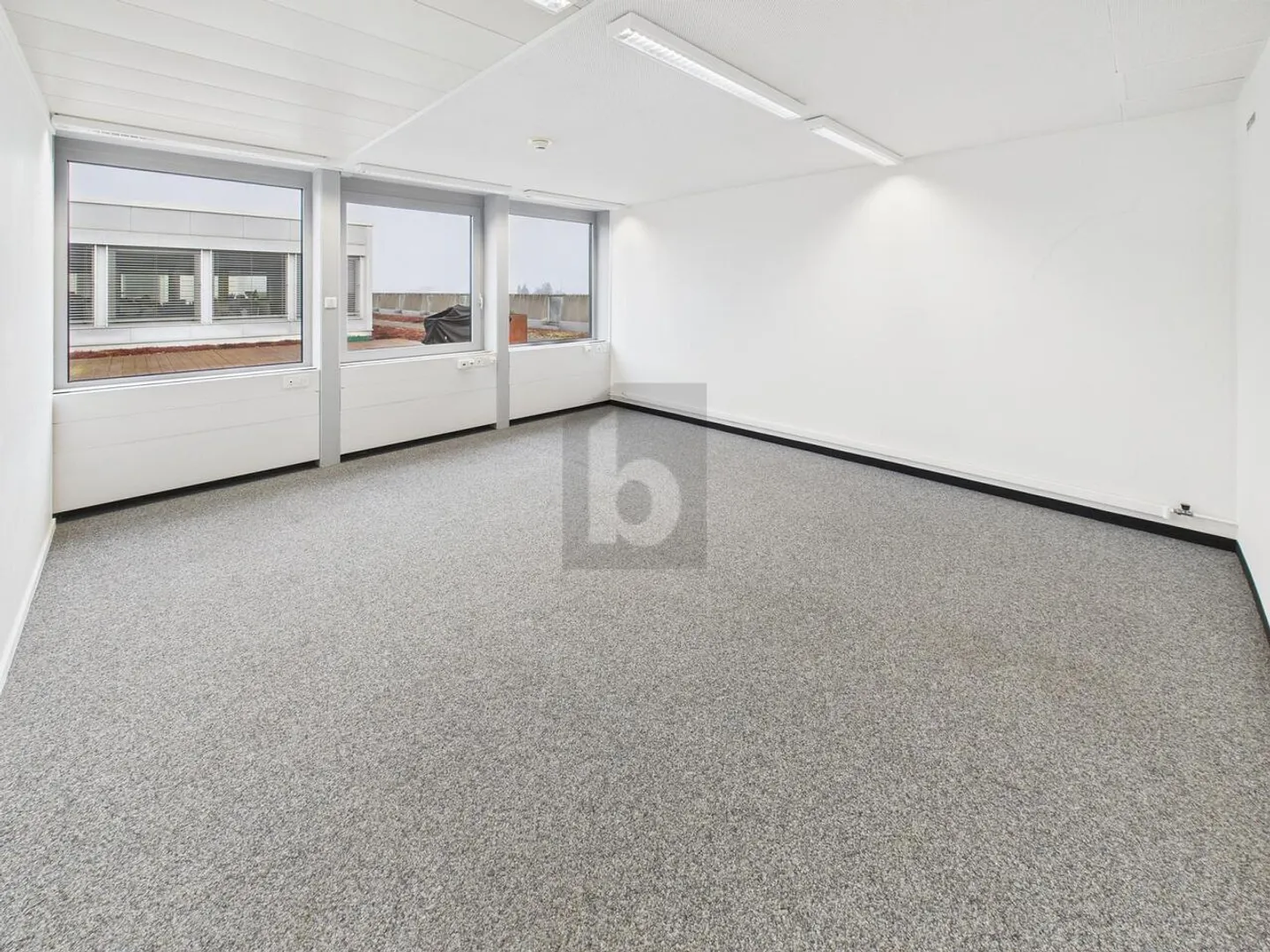 Praktischer Büroraum in zentraler Lage - Foto 1 von 5