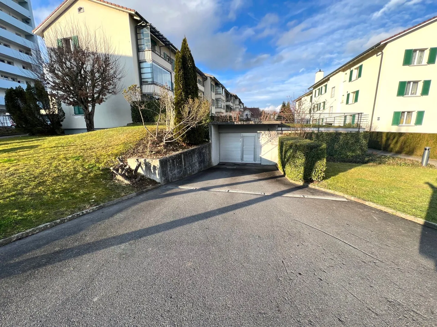 Einstellhallenparkplatz in Emmenbrücke - Foto 2 von 4