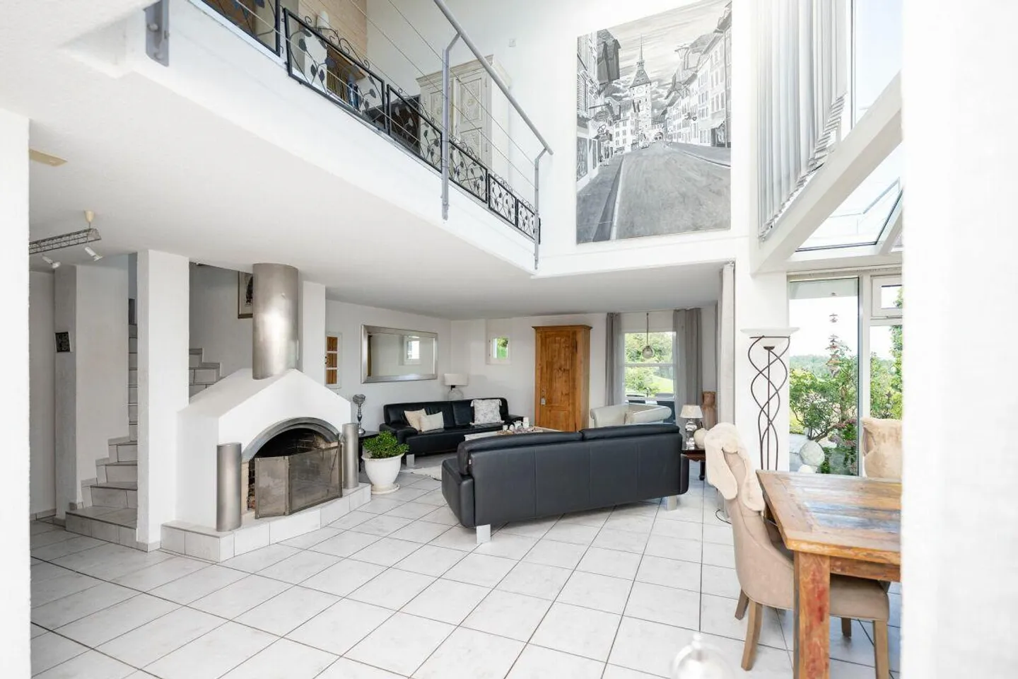Maison individuelle avec vue dégagée et aménagement intérieur de qualité - Photo 6 sur 16