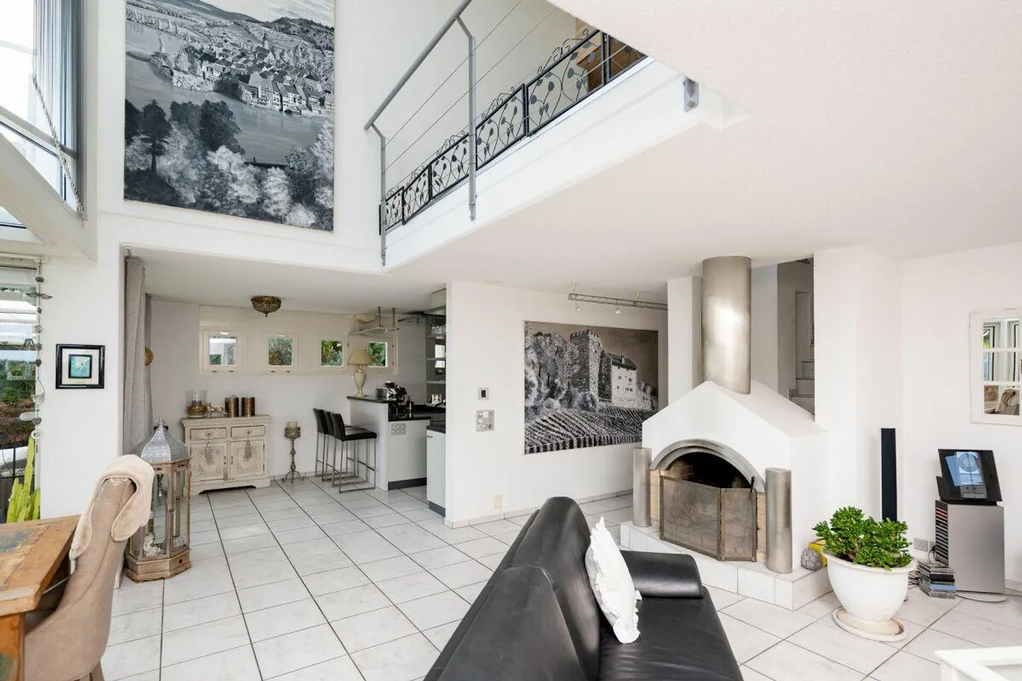 Maison individuelle avec vue dégagée et aménagement intérieur de qualité - Photo 8 sur 16