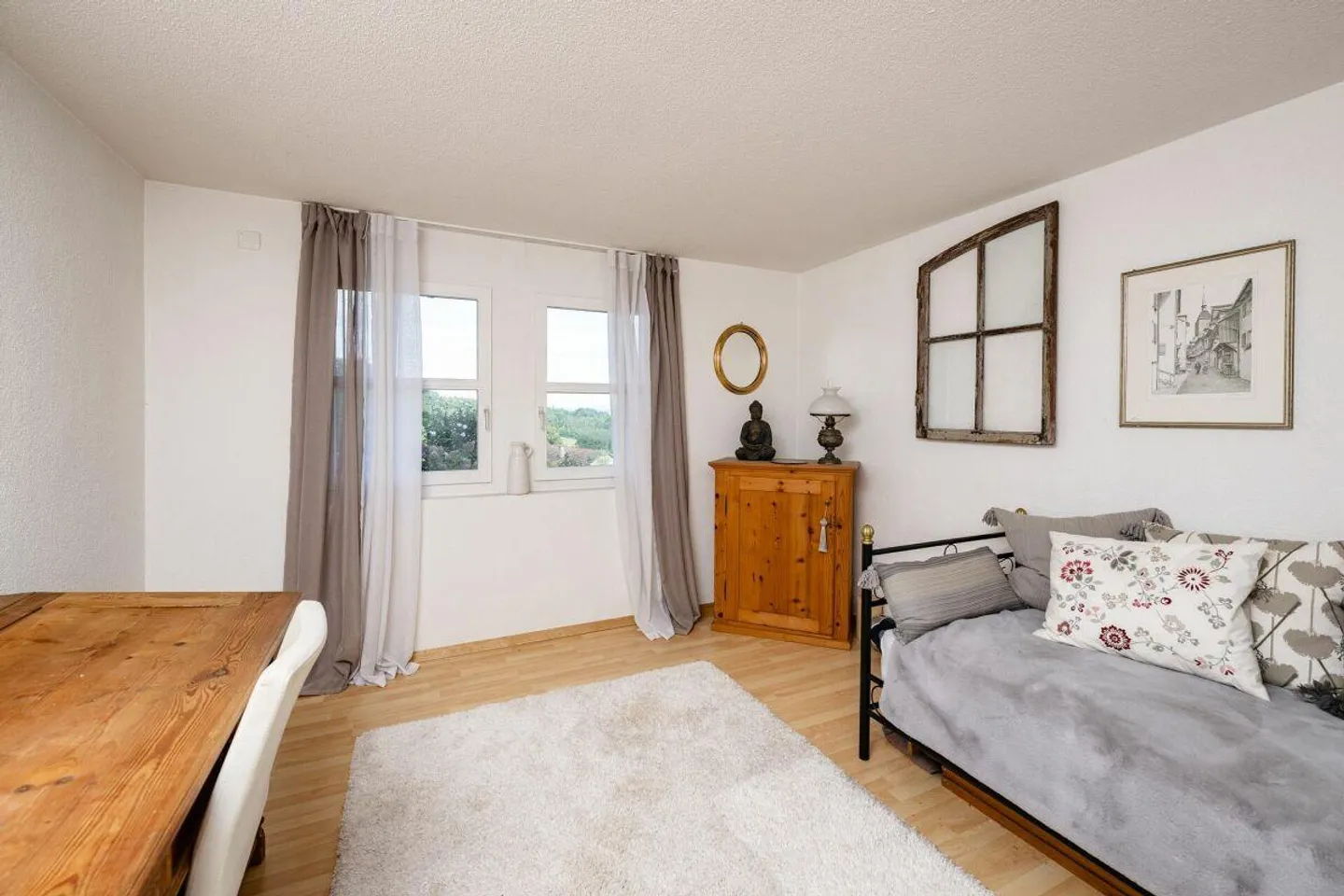Maison individuelle avec vue dégagée et aménagement intérieur de qualité - Photo 10 sur 16