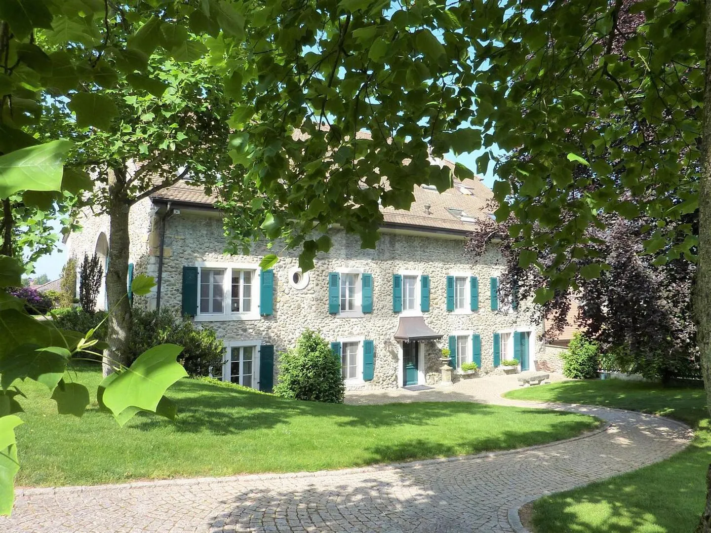 CALM AND PRIVILEGED LOCATION! - Photo 1 of 6