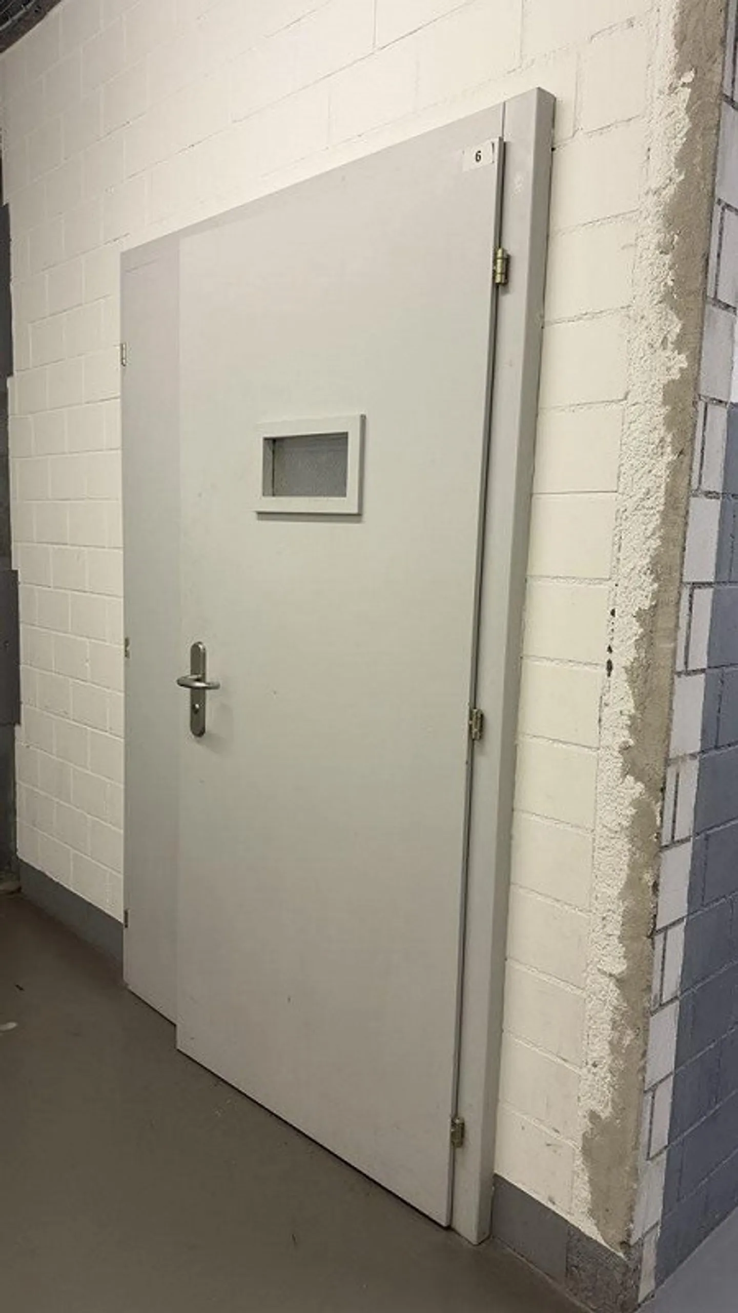 Il tuo spazio di stoccaggio nel Zentareal con ascensore per merci - Foto 2 di 4