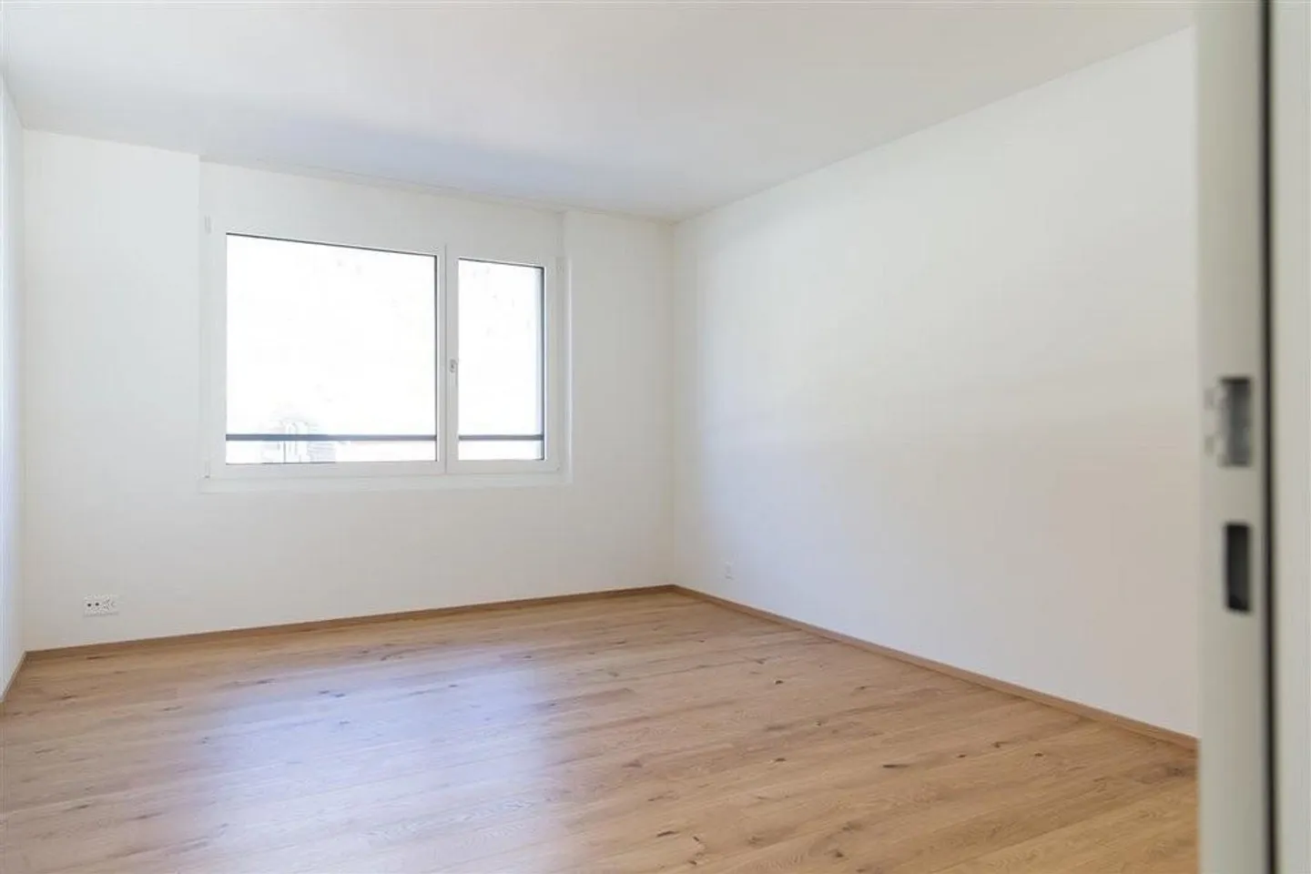 Wunderschöne 3.5 Zimmer-Wohnung in Domat/Ems zu vermieten! - Foto 3 di 7