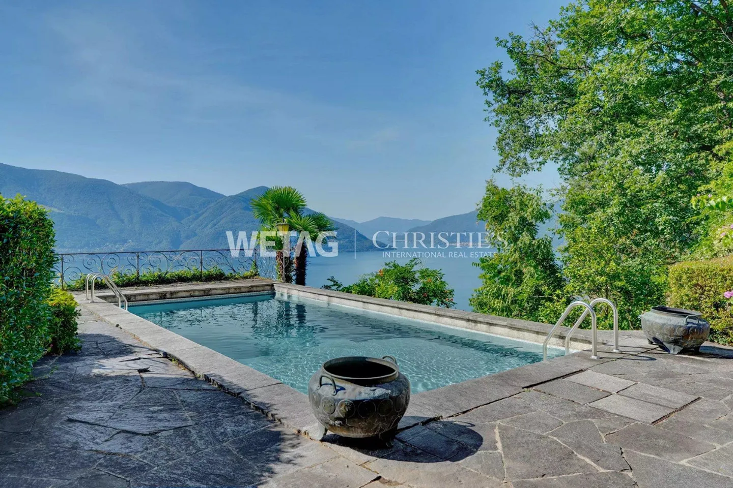 Villa méditerranéenne à rénover dans un emplacement de choix avec vue sur le lac à 180° à R... - Photo 3 sur 13