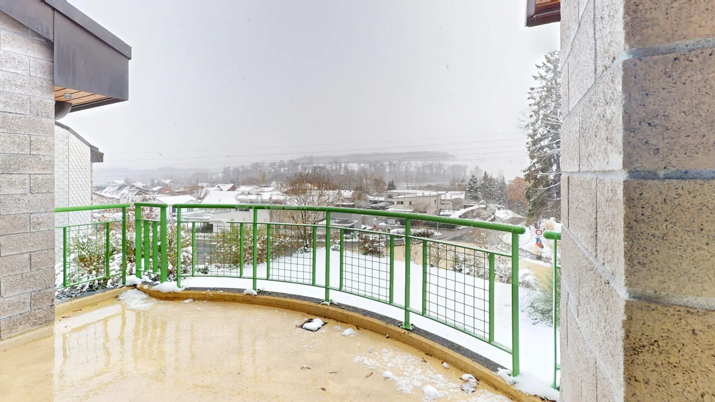 TRES BEAU 4½ PIECES DANS RESIDENCE - Photo 8 sur 9