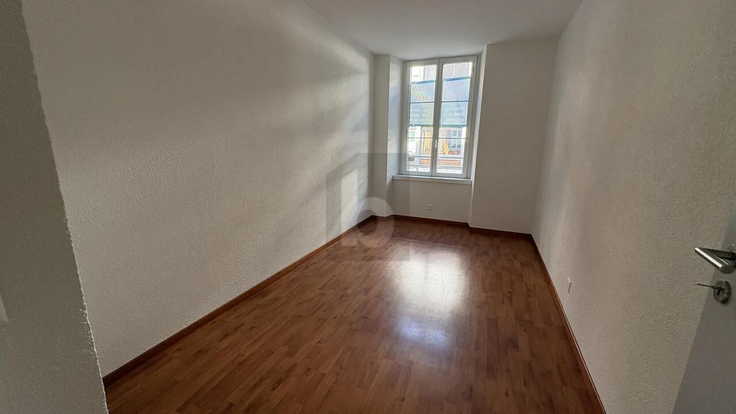 KÜRZLICH RENOVIERT, HELL & GERÄUMIG - Foto 4 von 6