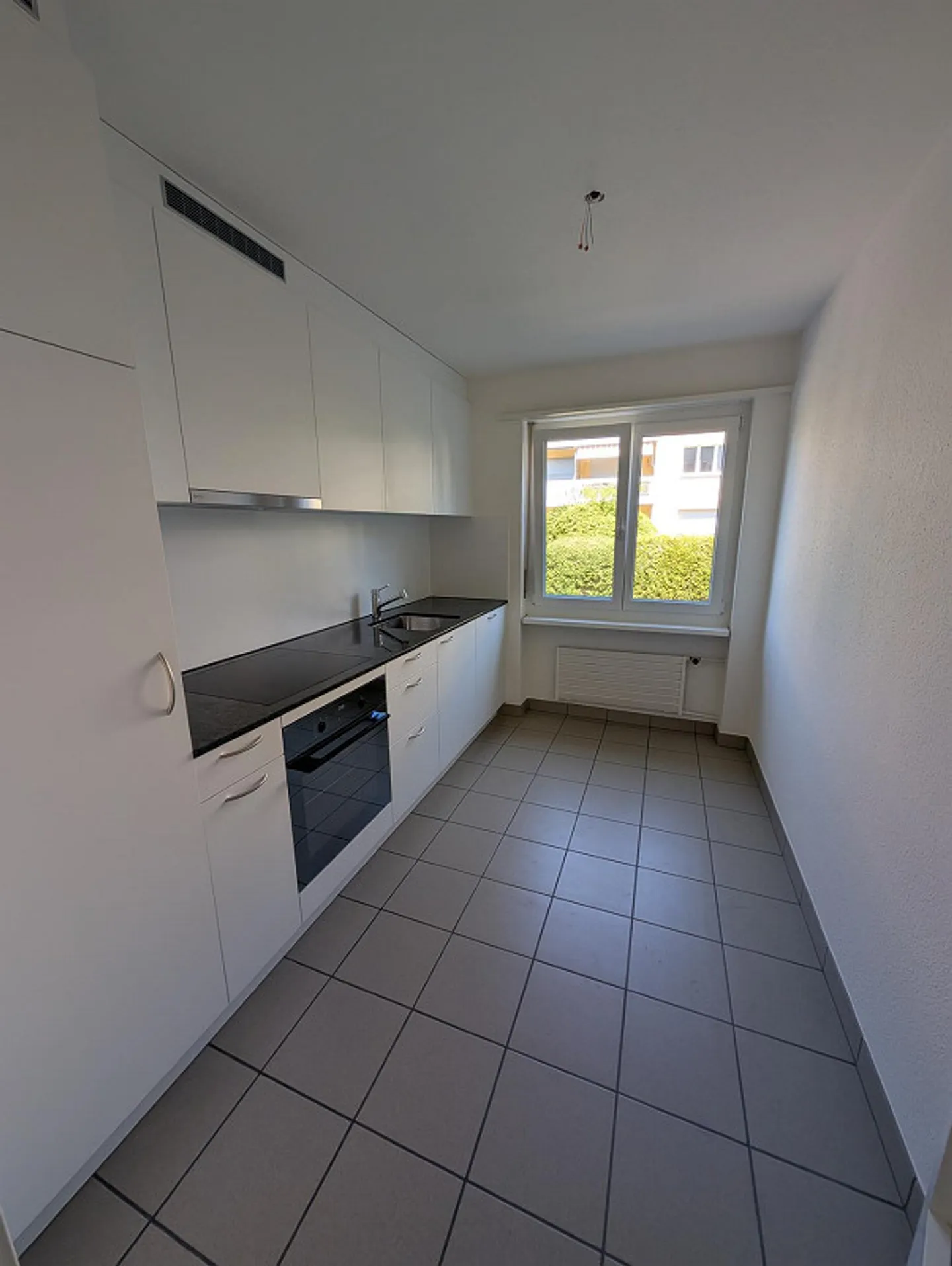 3.5 Room Apartment - Photo 3 of 14