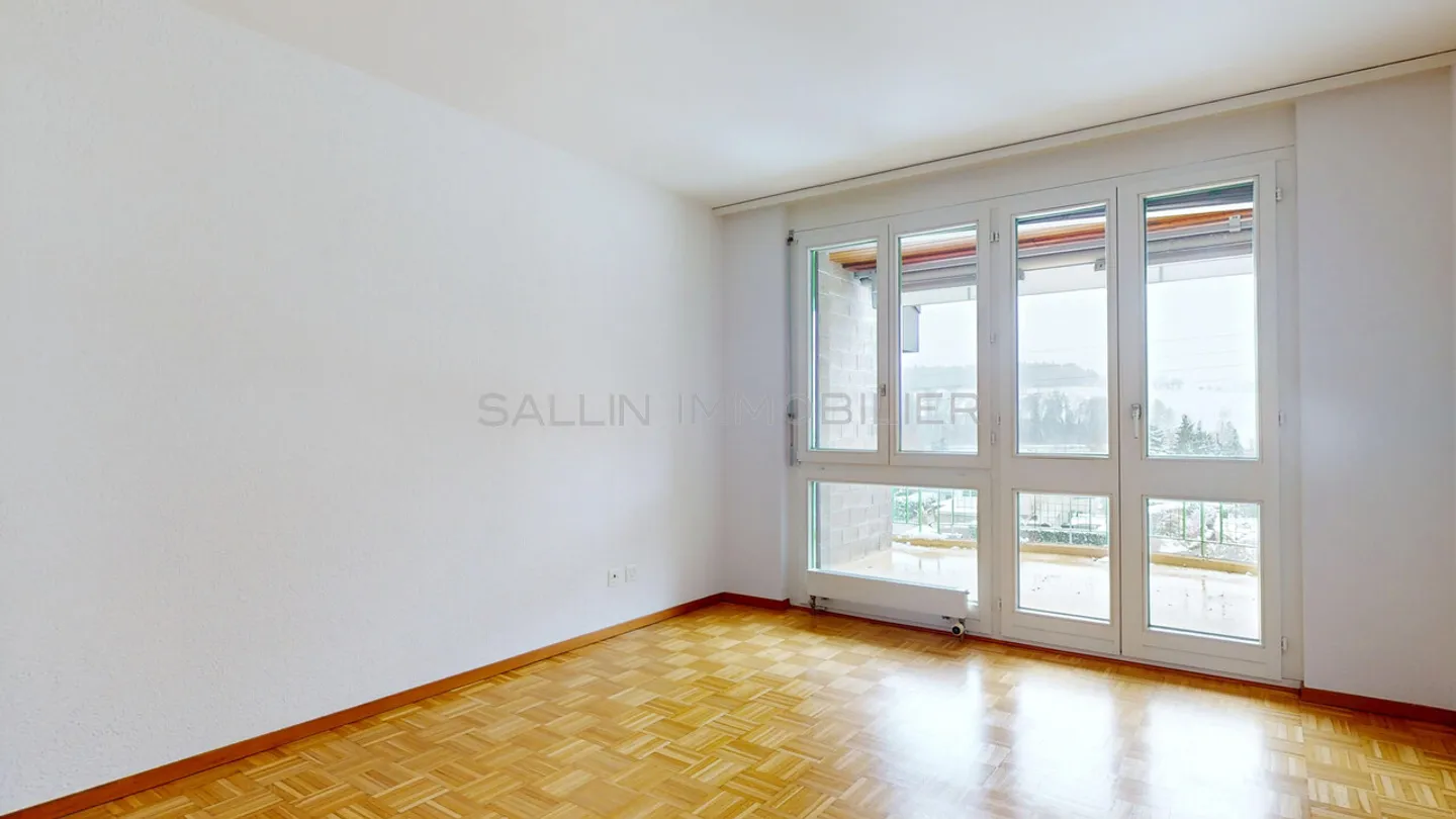 TRES BEAU 4½ PIECES DANS RESIDENCE - Photo 6 sur 9