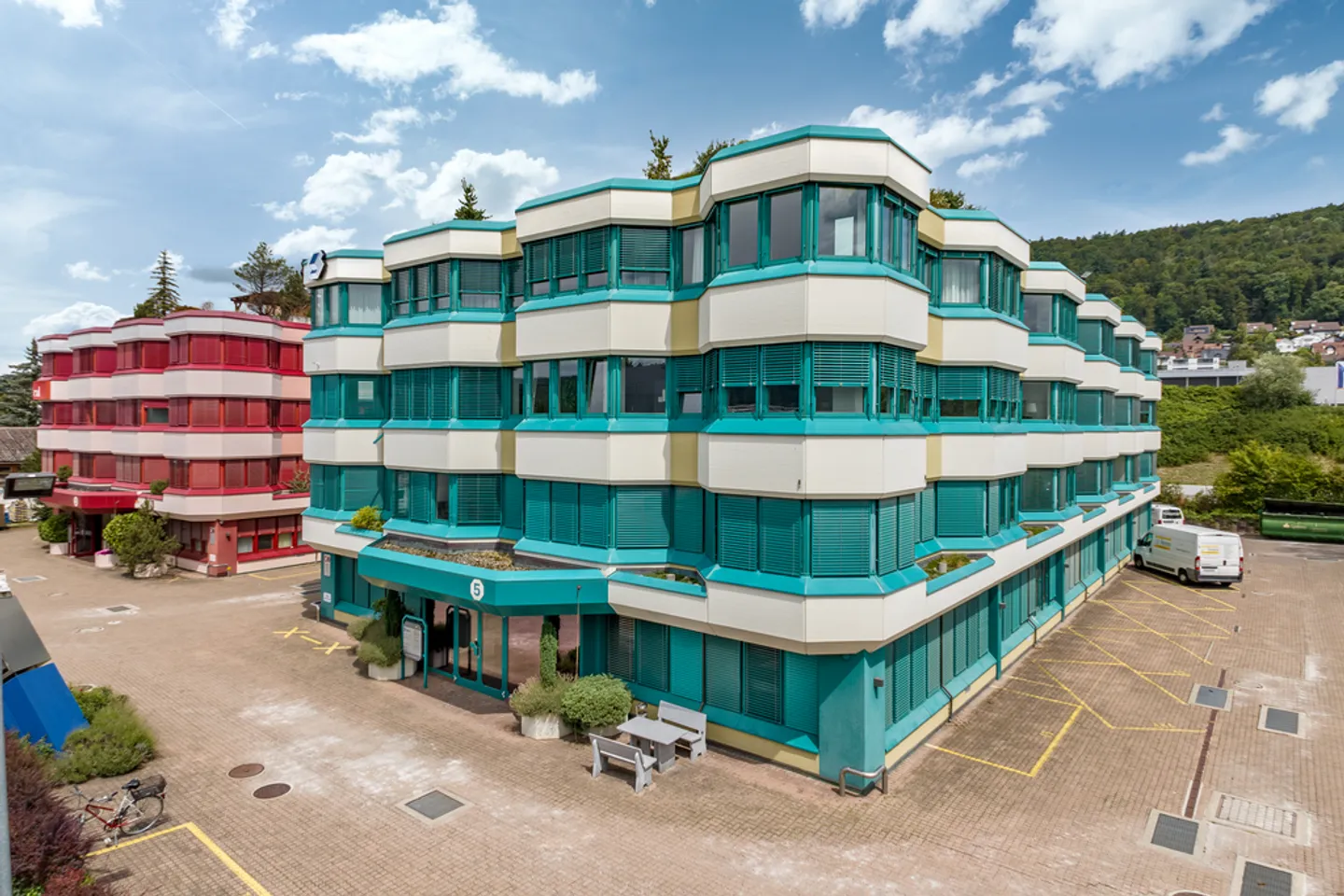 Successfully start with 19 m2 or 32 m2 in a shared office - Photo 1 of 10