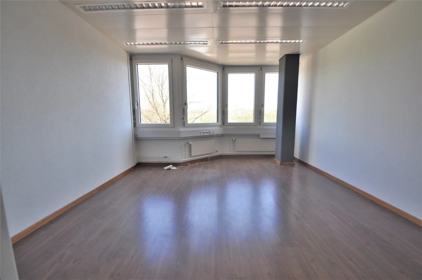 Successfully start with 19 m2 or 32 m2 in a shared office - Photo 2 of 10