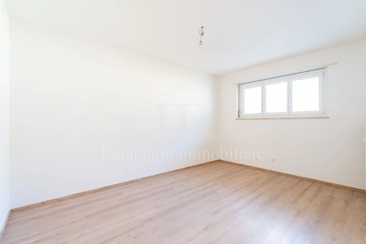 TENDER - Renovated 3.5 Room Apartment - Photo 2 of 7