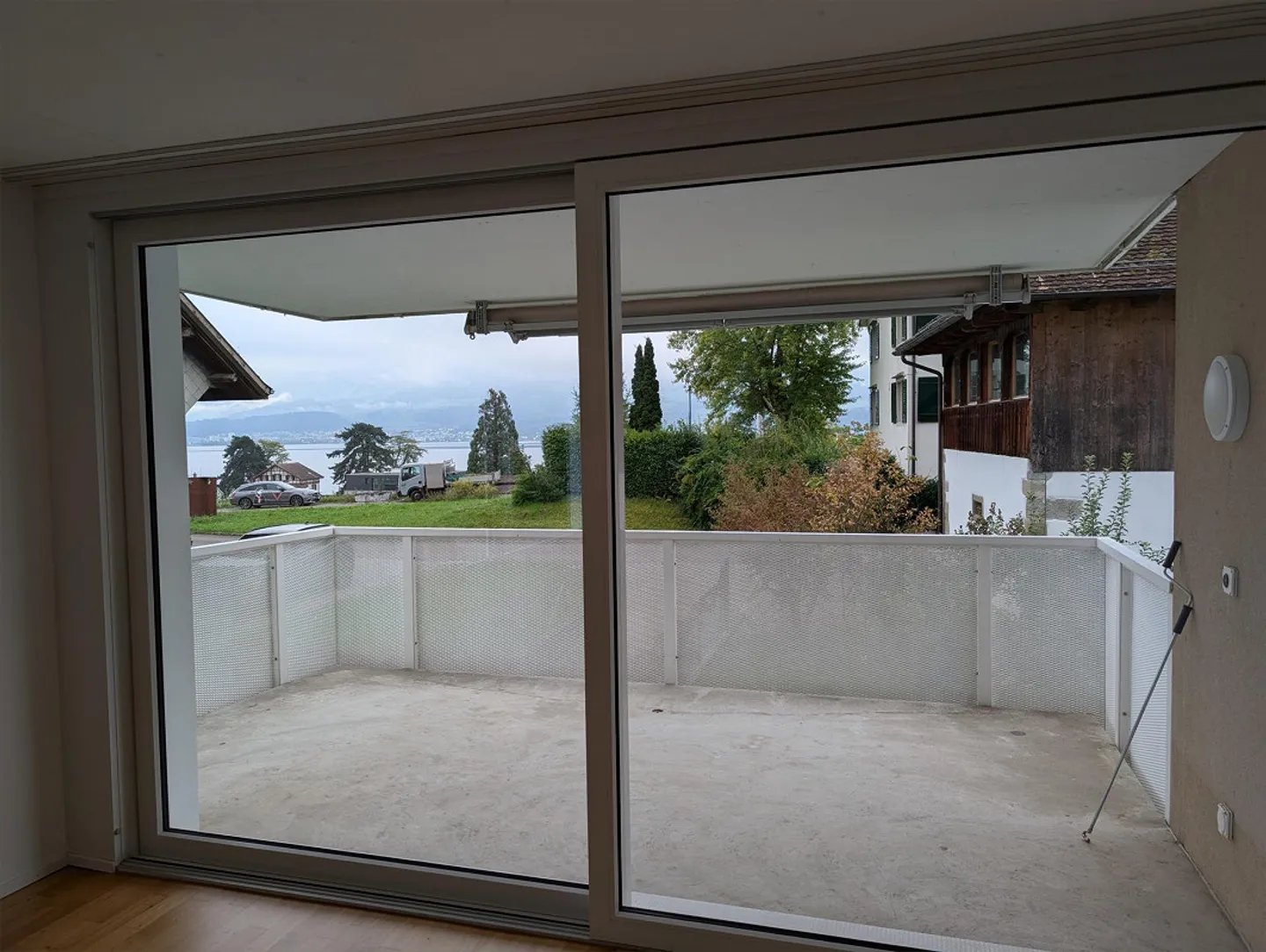 Dreamlike 3.5-Room Apartment with Lake View in Uerikon / Stäfa - Photo 3 of 6