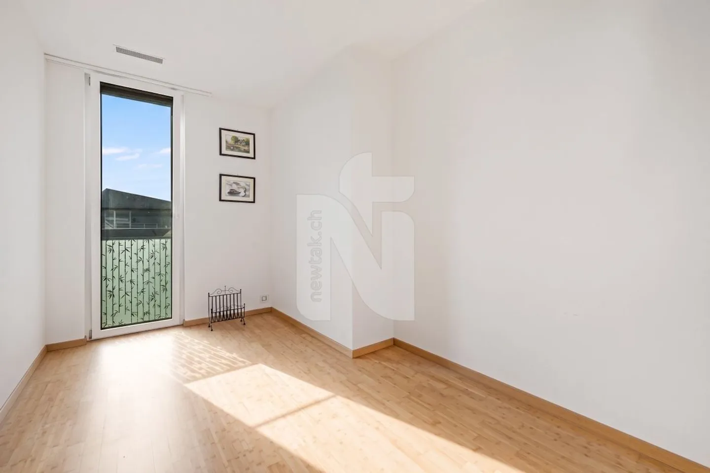 Exclusive penthouse apartment with direct lift access, spacious terrace, breathtaking views, and two underground parking spaces - Photo 7 of 13