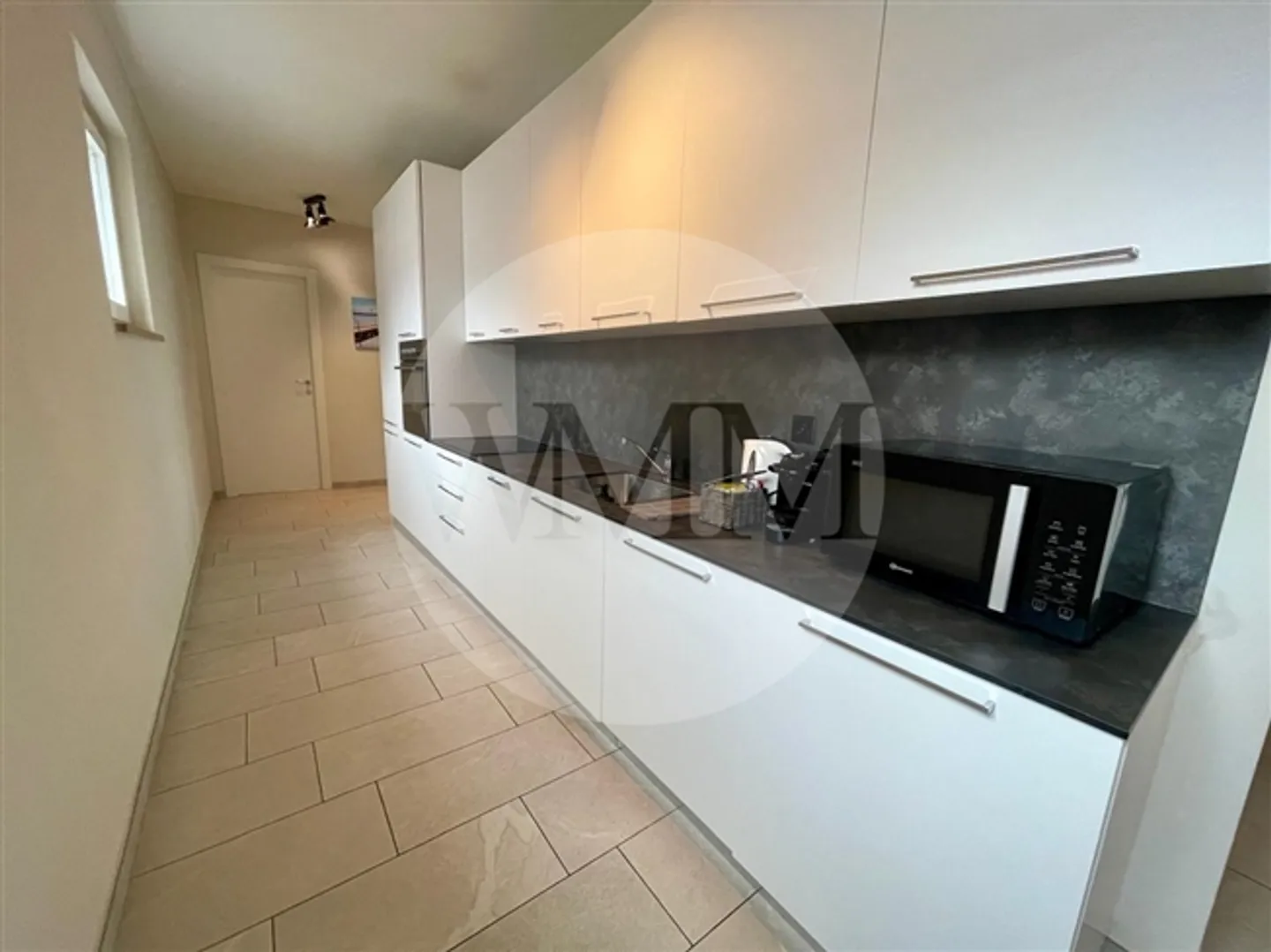 APPARTEMENT MODERNE 4.5 PRÈS DU CENTRE-VILLE - Photo 4 sur 10