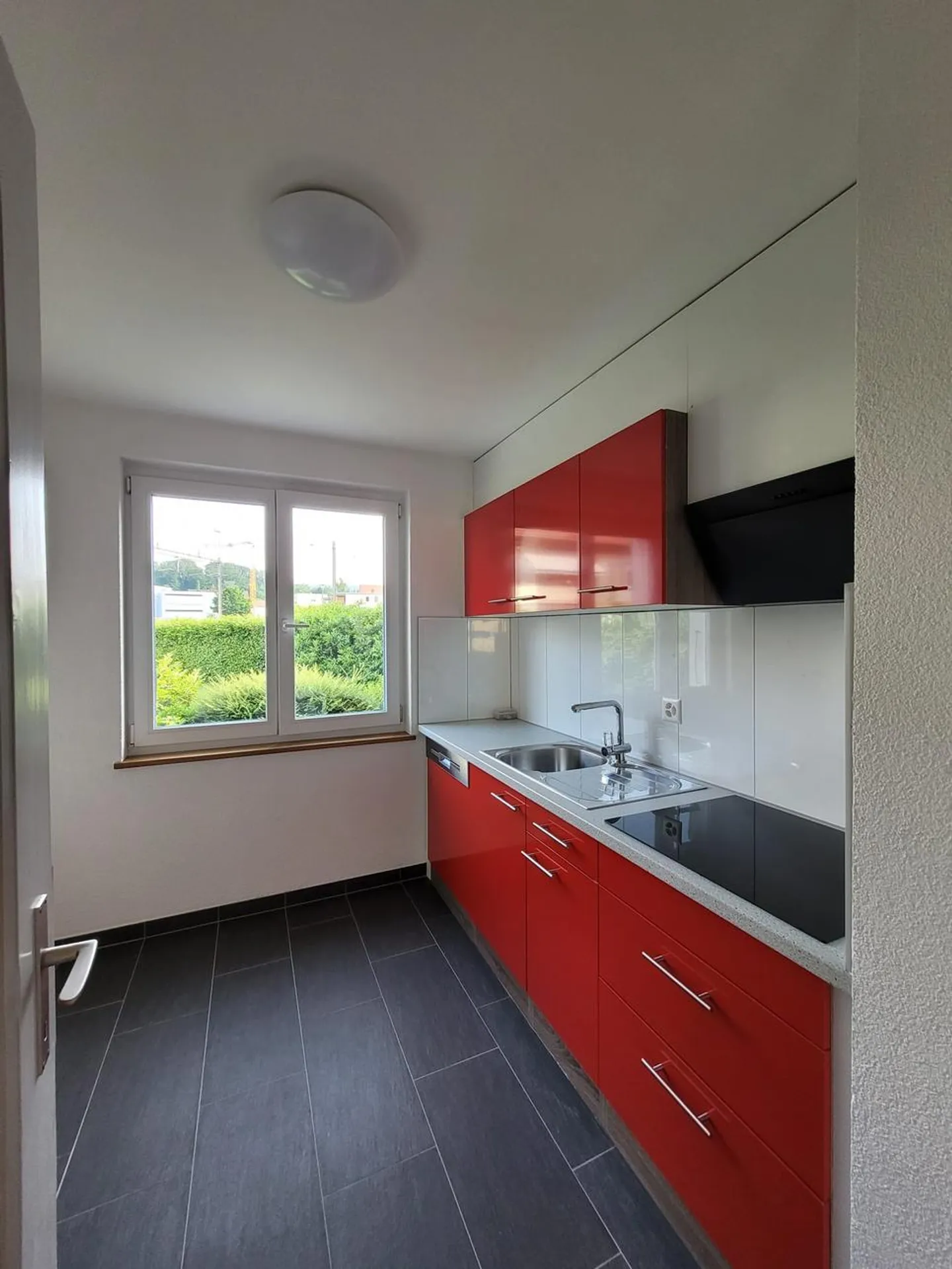 Charmante Wohnung in Brügg - Foto 2 von 8