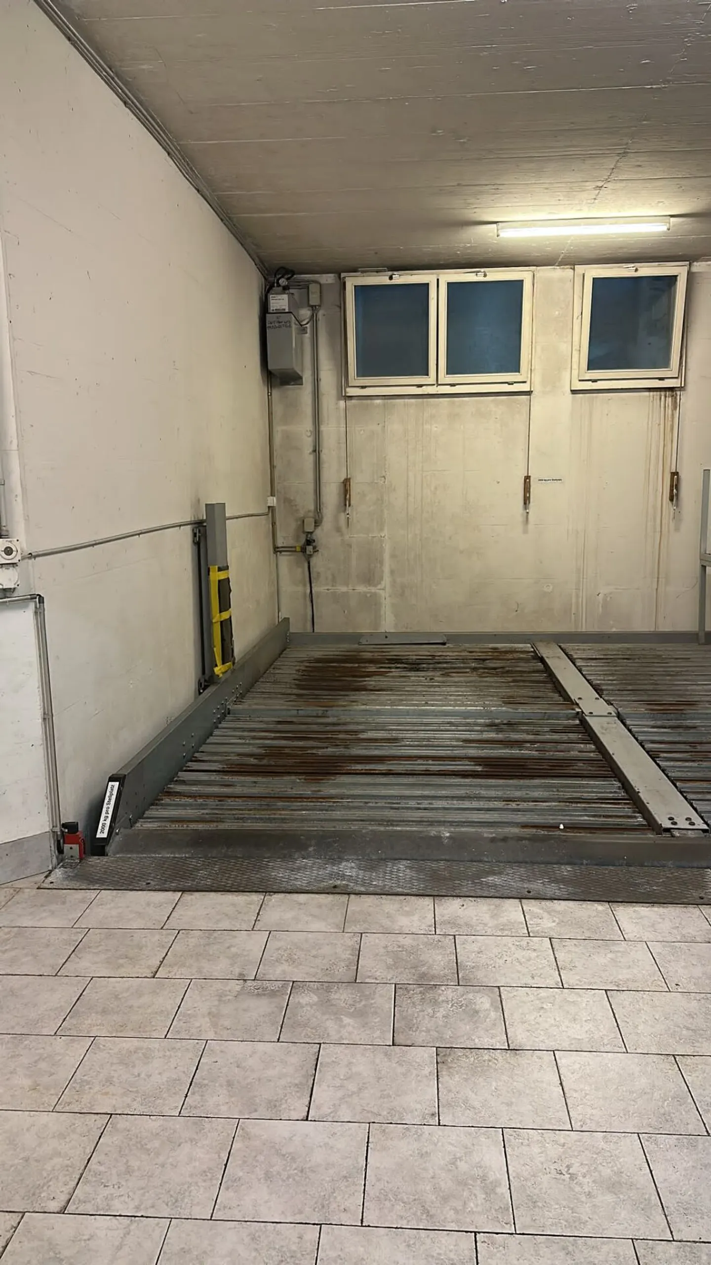 Posti auto in affitto - Foto 2 di 2