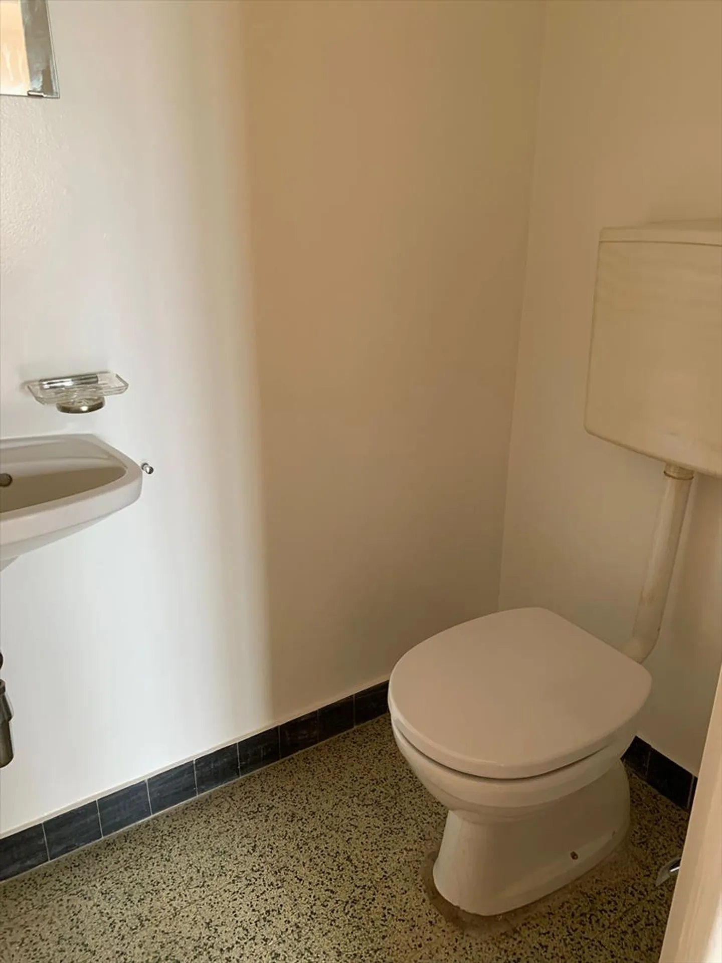 Apartment - Photo 3 of 10