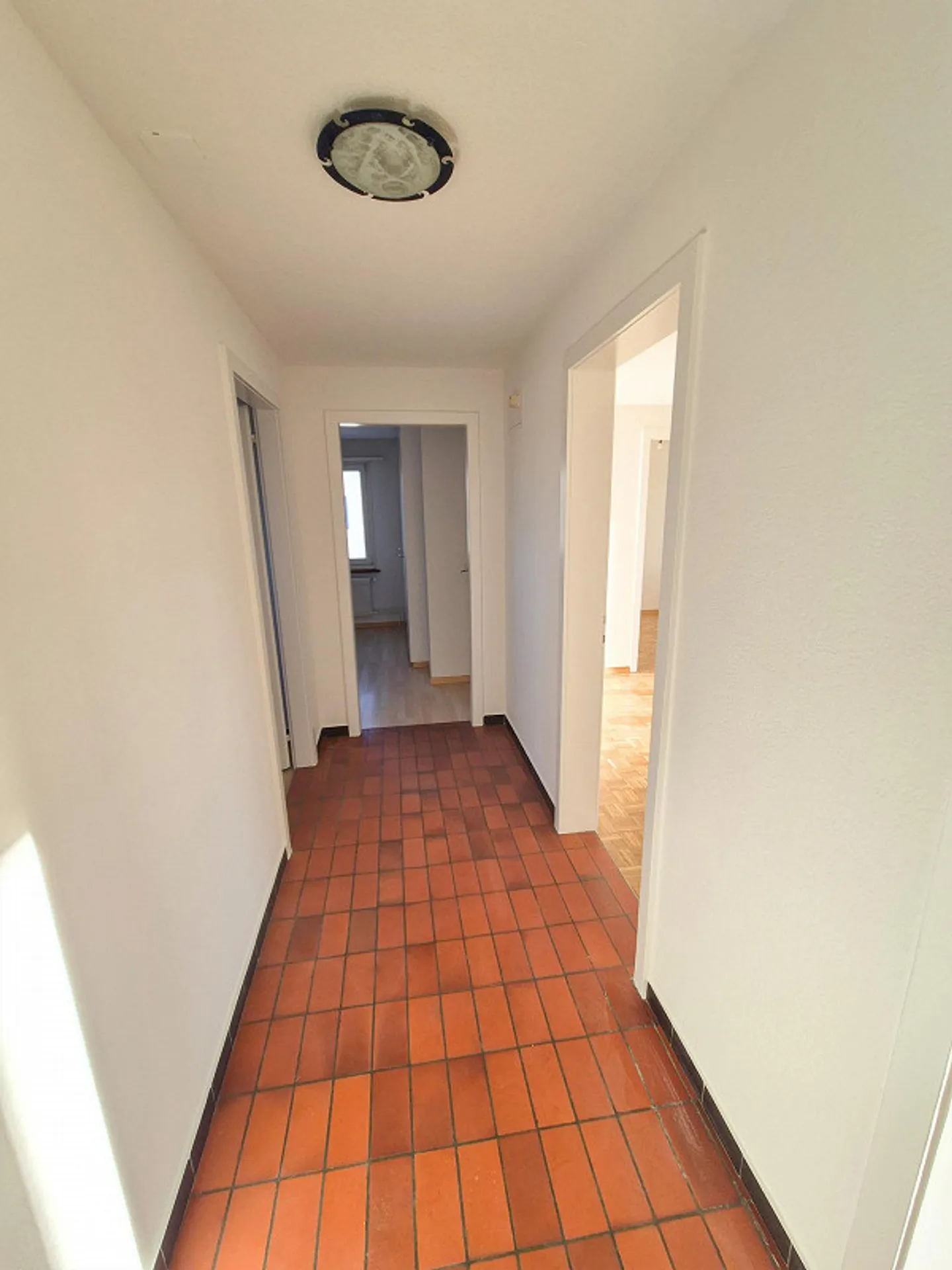 practical 3-room apartment with renovated bathroom and kitchen - Photo 5 of 14