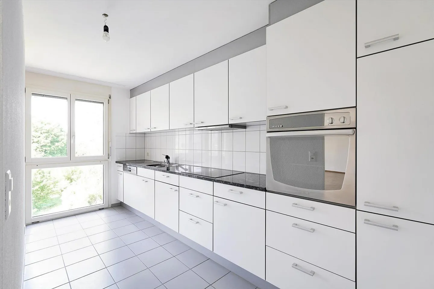 Appartamento spazioso con balcone - Foto 4 di 9