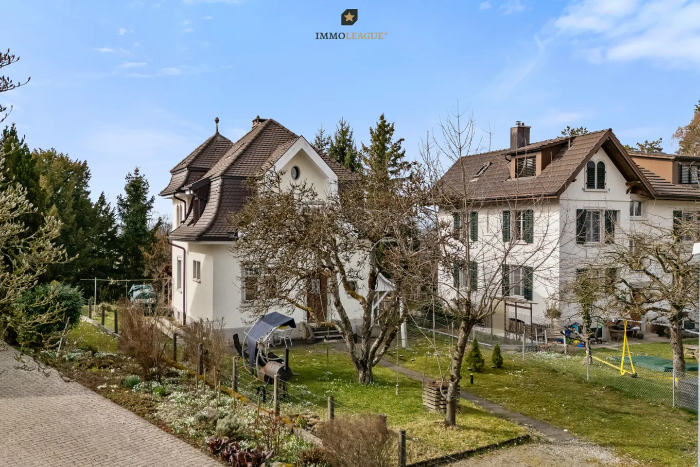 Stylish living in a family-friendly environment - Photo 3 of 9