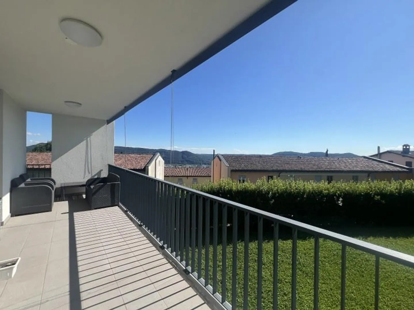 Appartement moderne de 4,5 pièces dans un quartier résidentiel - Photo 12 sur 13