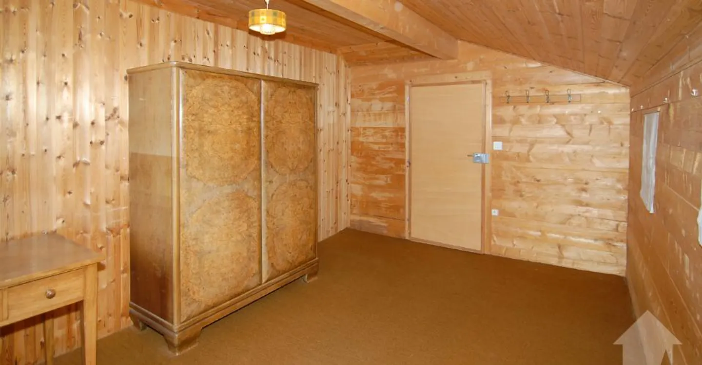 Charming Chalet with Panoramic Views - Photo 10 of 11