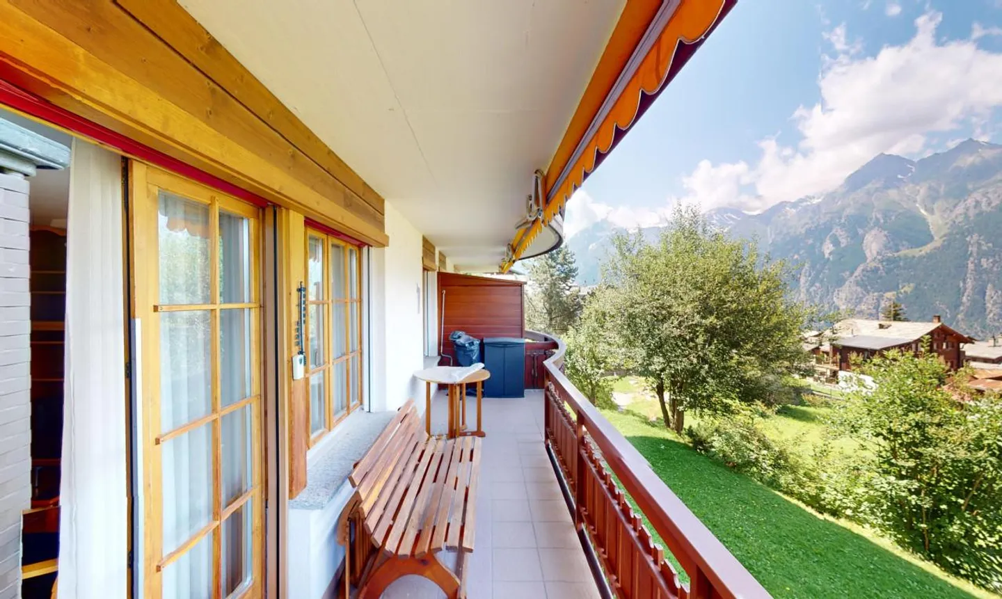 Appartement ensoleillé de 3½ pièces avec vue sur les montagnes au cœur de Grächen - Photo 4 sur 13